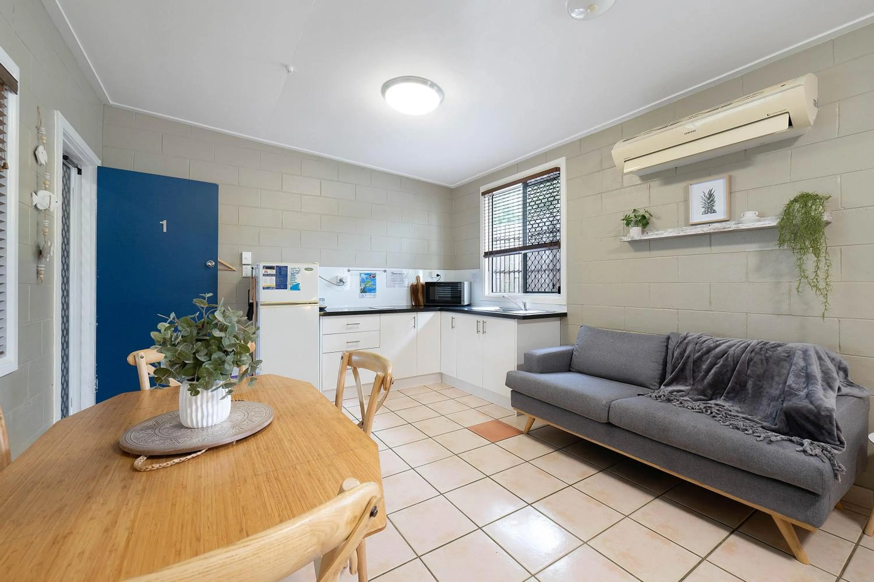 Seaforth Holiday Units