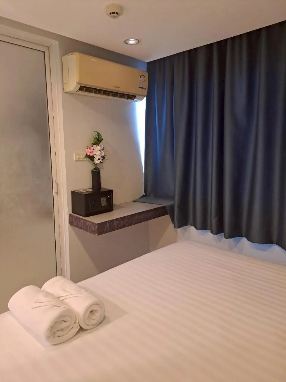 Bed in Nantra Ploenchit hotel