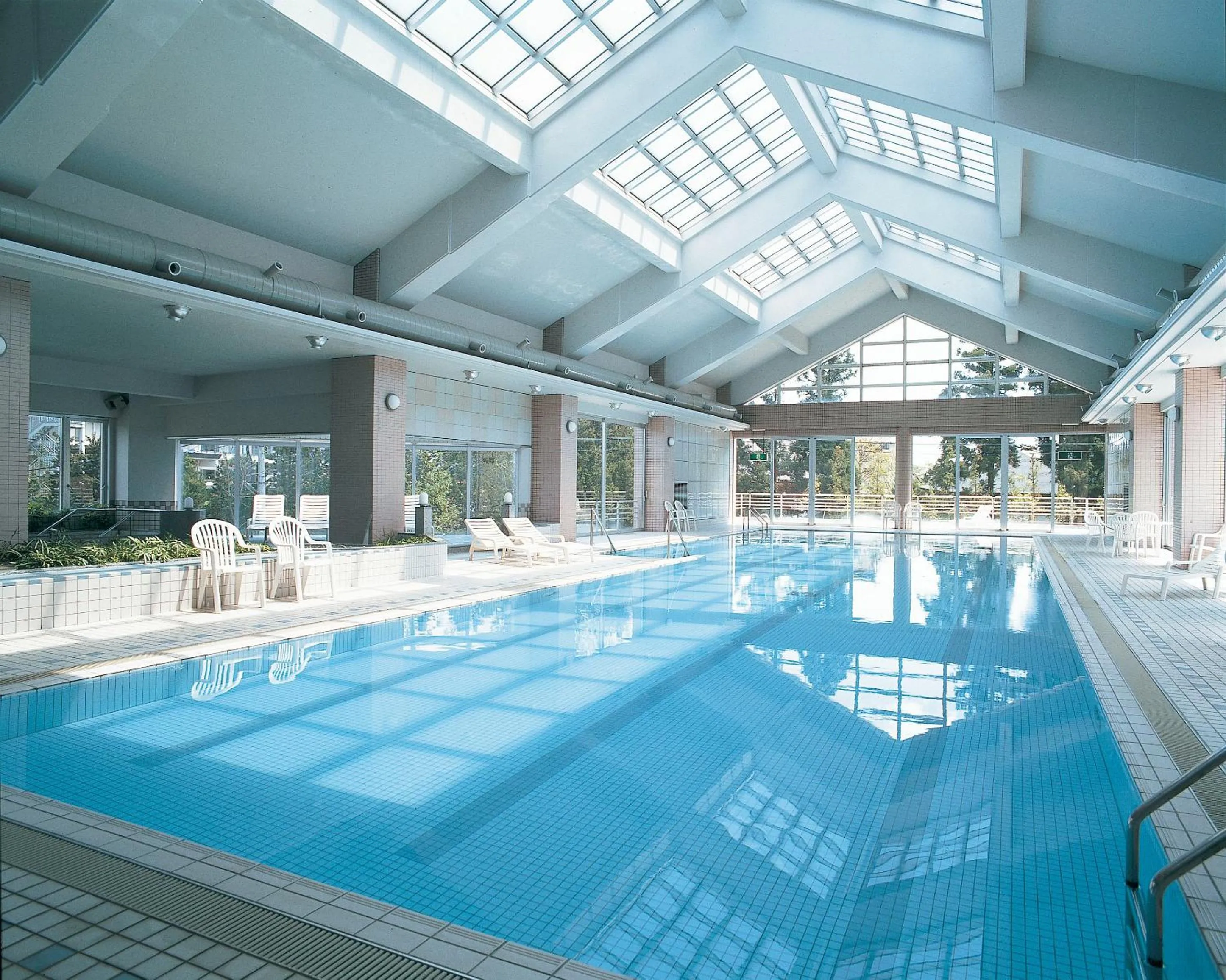 Swimming pool in Hotel New Mitoya