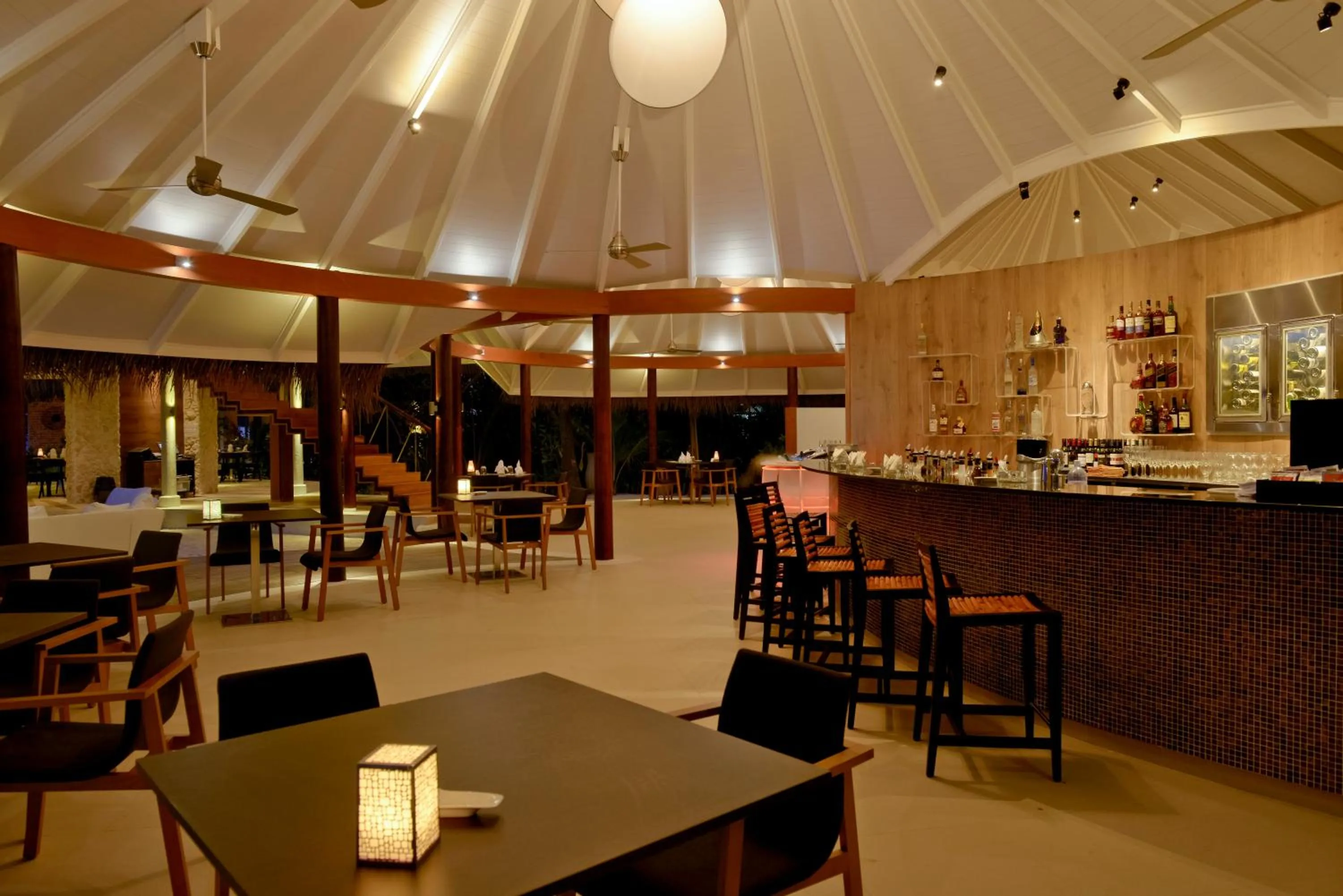 Lounge or bar in Kandolhu Maldives