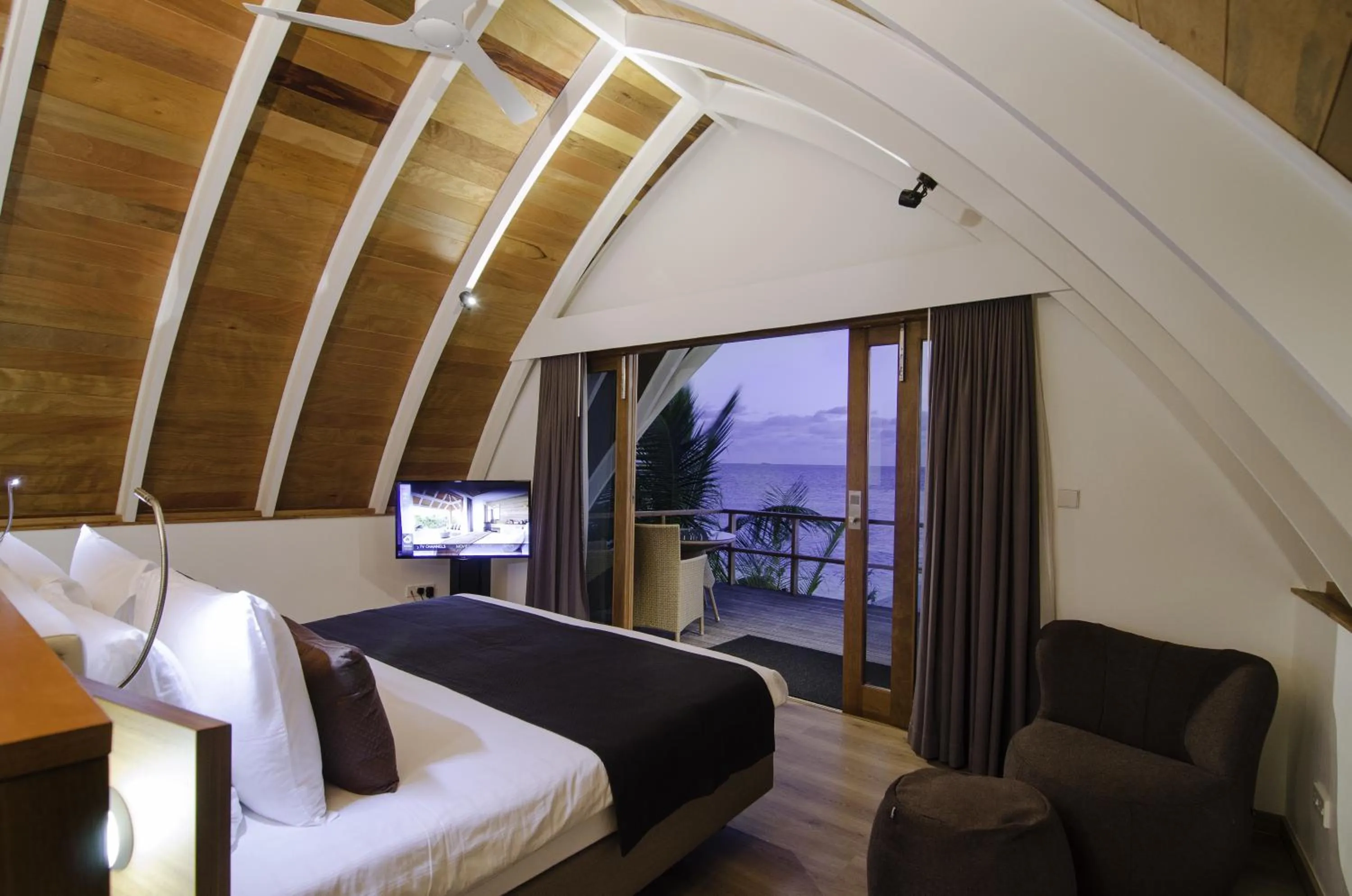 Bed in Kandolhu Maldives