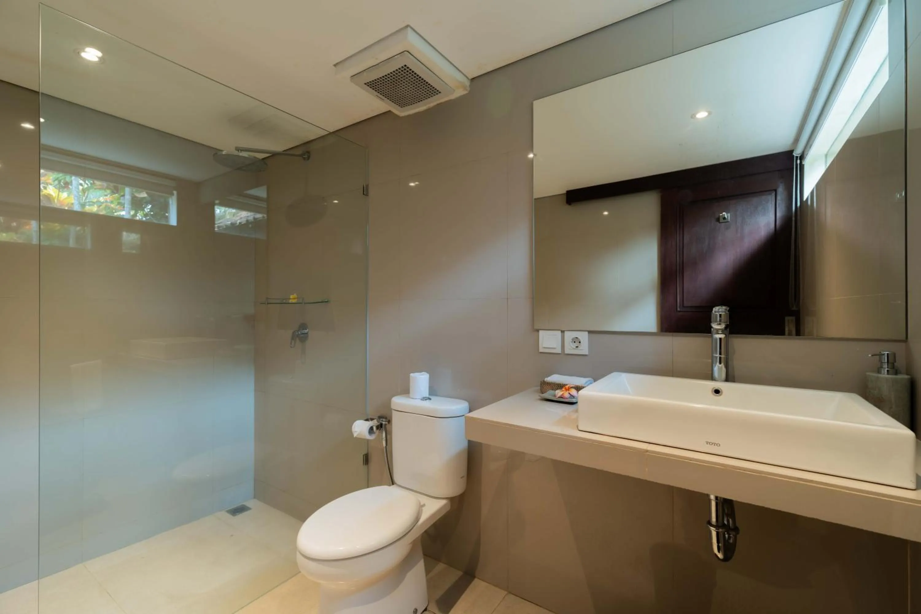 Shower in Sama's Cottages and Villas