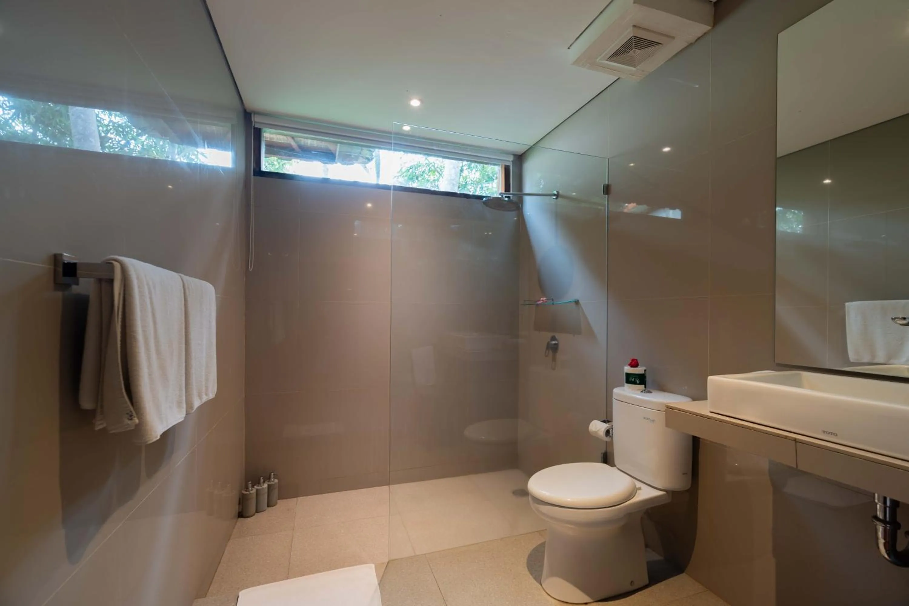 Shower in Sama's Cottages and Villas