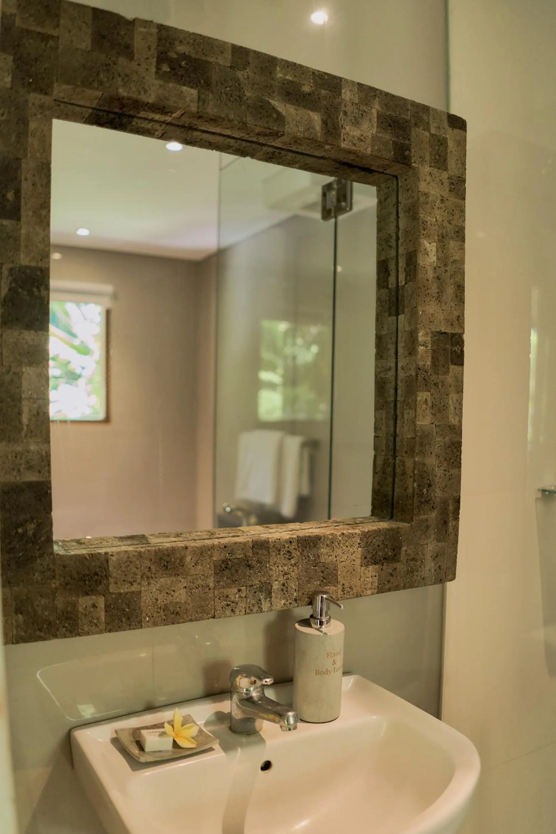 Sama's Cottages and Villas