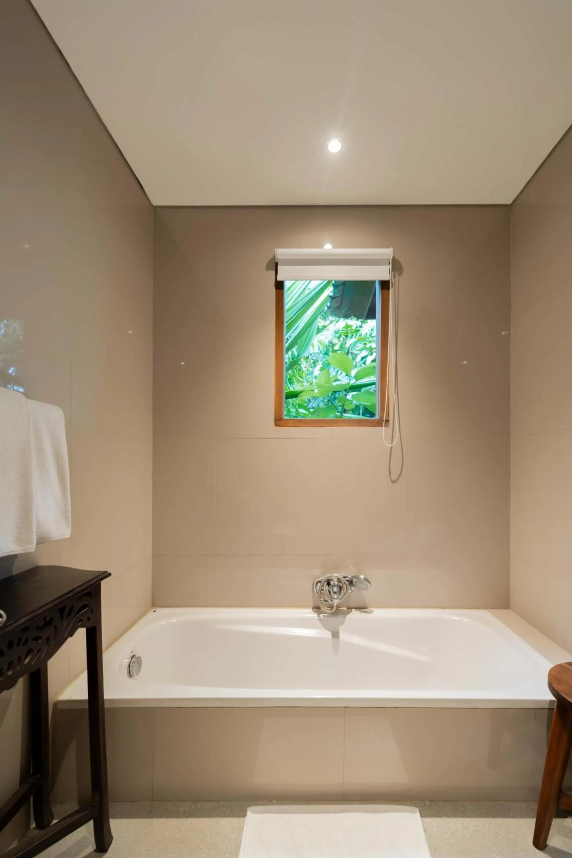 Hot Tub in Sama's Cottages and Villas