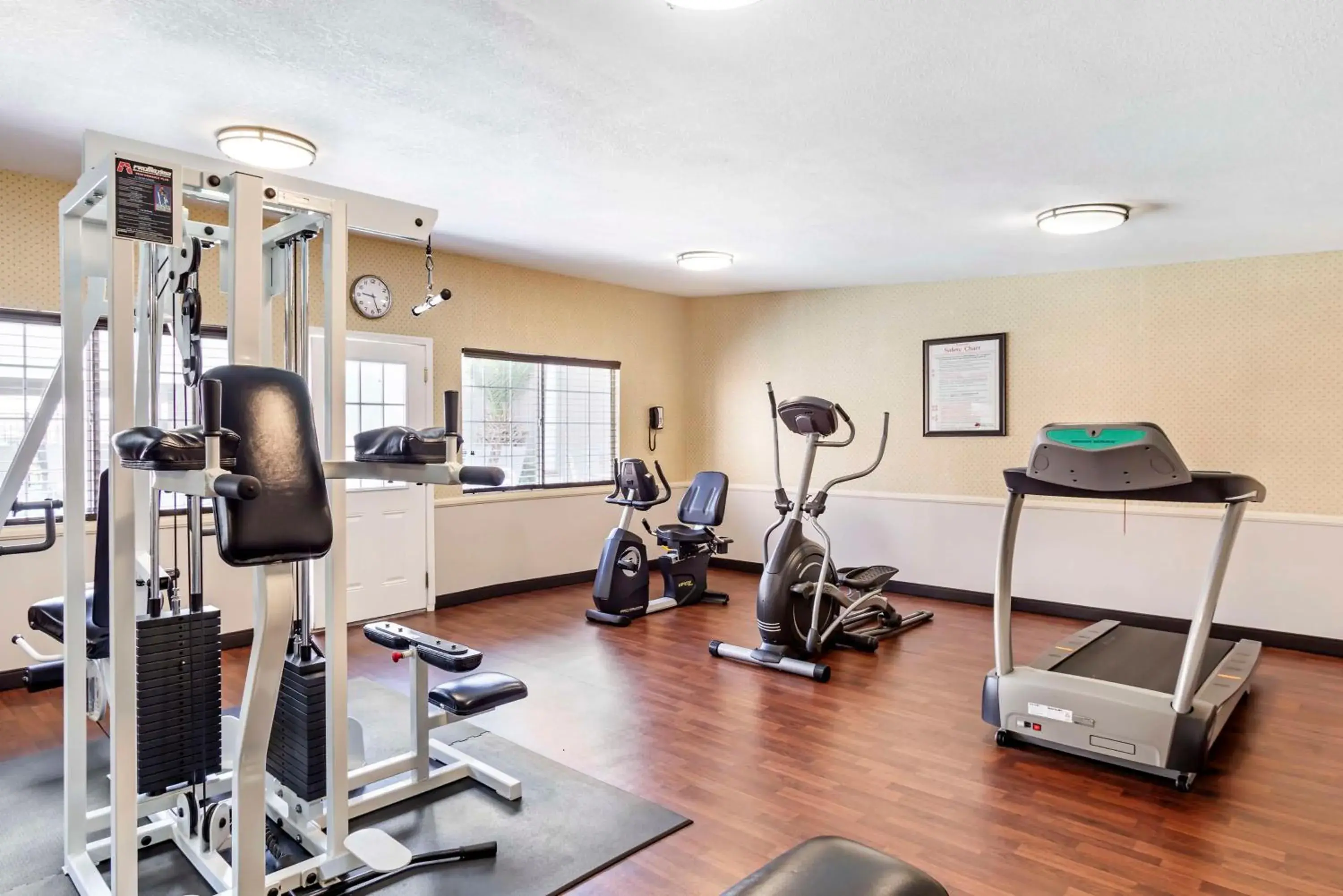 Fitness centre/facilities in Best Western China Lake Inn Fitness centre/facilities in Best Western China Lake Inn