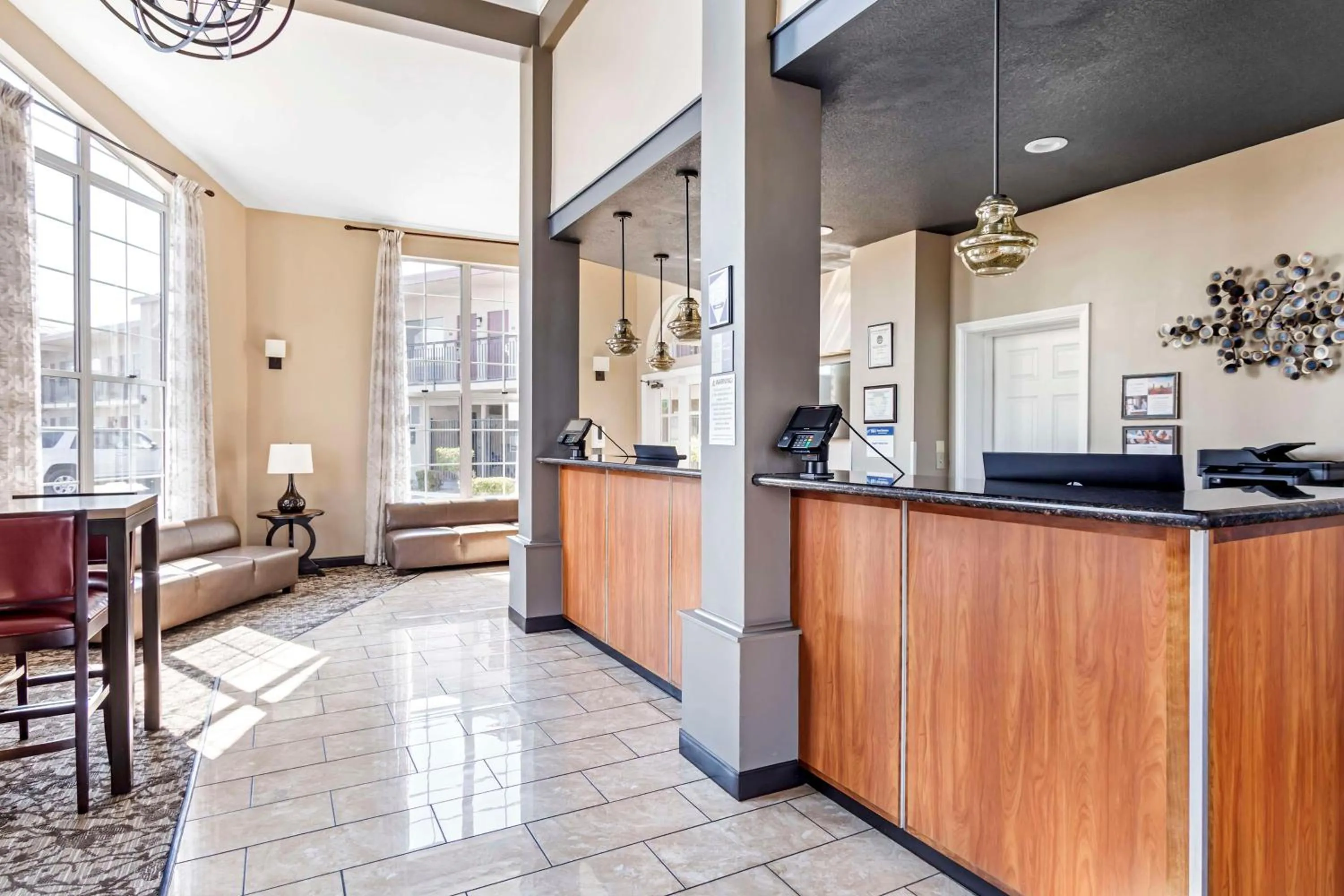 Lobby or reception in Best Western China Lake Inn