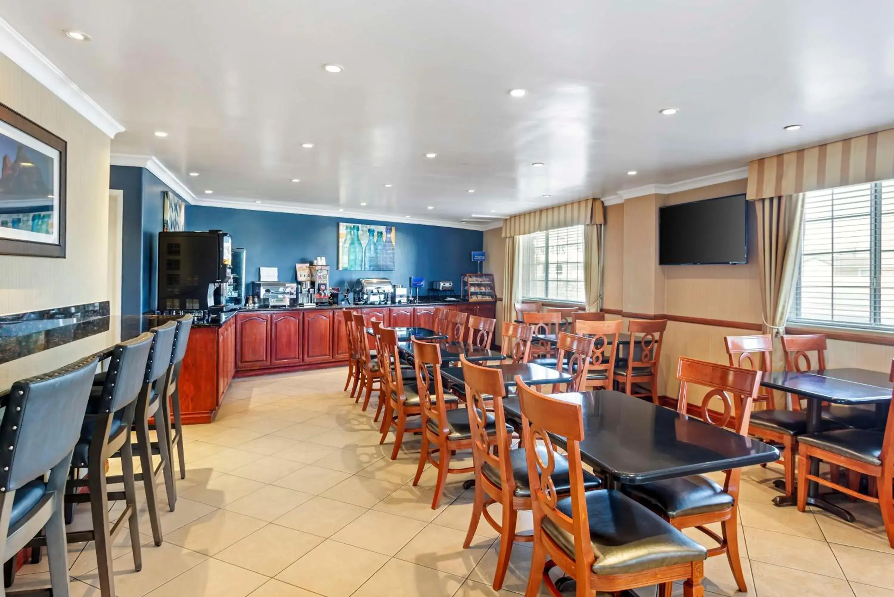 Breakfast in Best Western China Lake Inn Breakfast in Best Western China Lake Inn