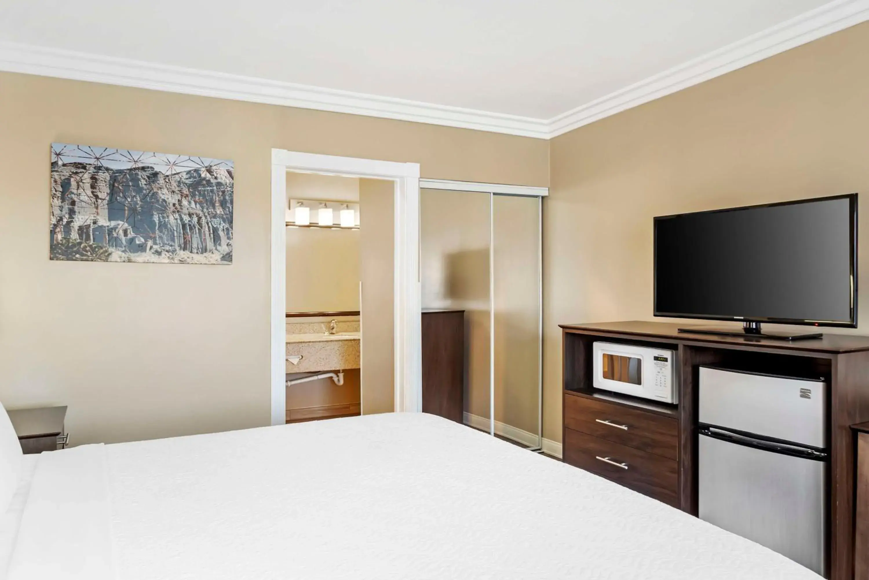 King Room in Best Western China Lake Inn King Room in Best Western China Lake Inn