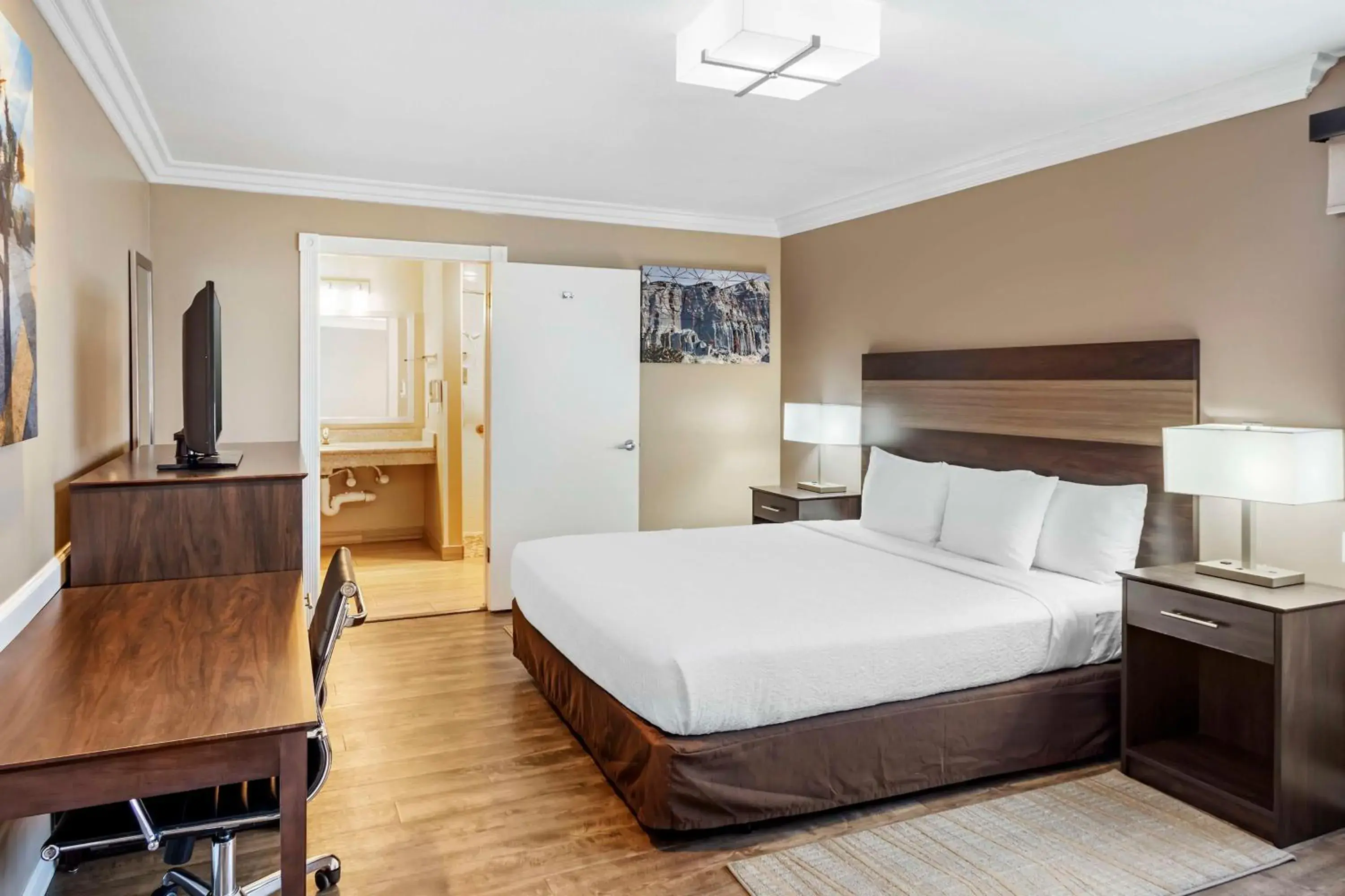 Bedroom, Bed in Best Western China Lake Inn Bedroom, Bed in Best Western China Lake Inn