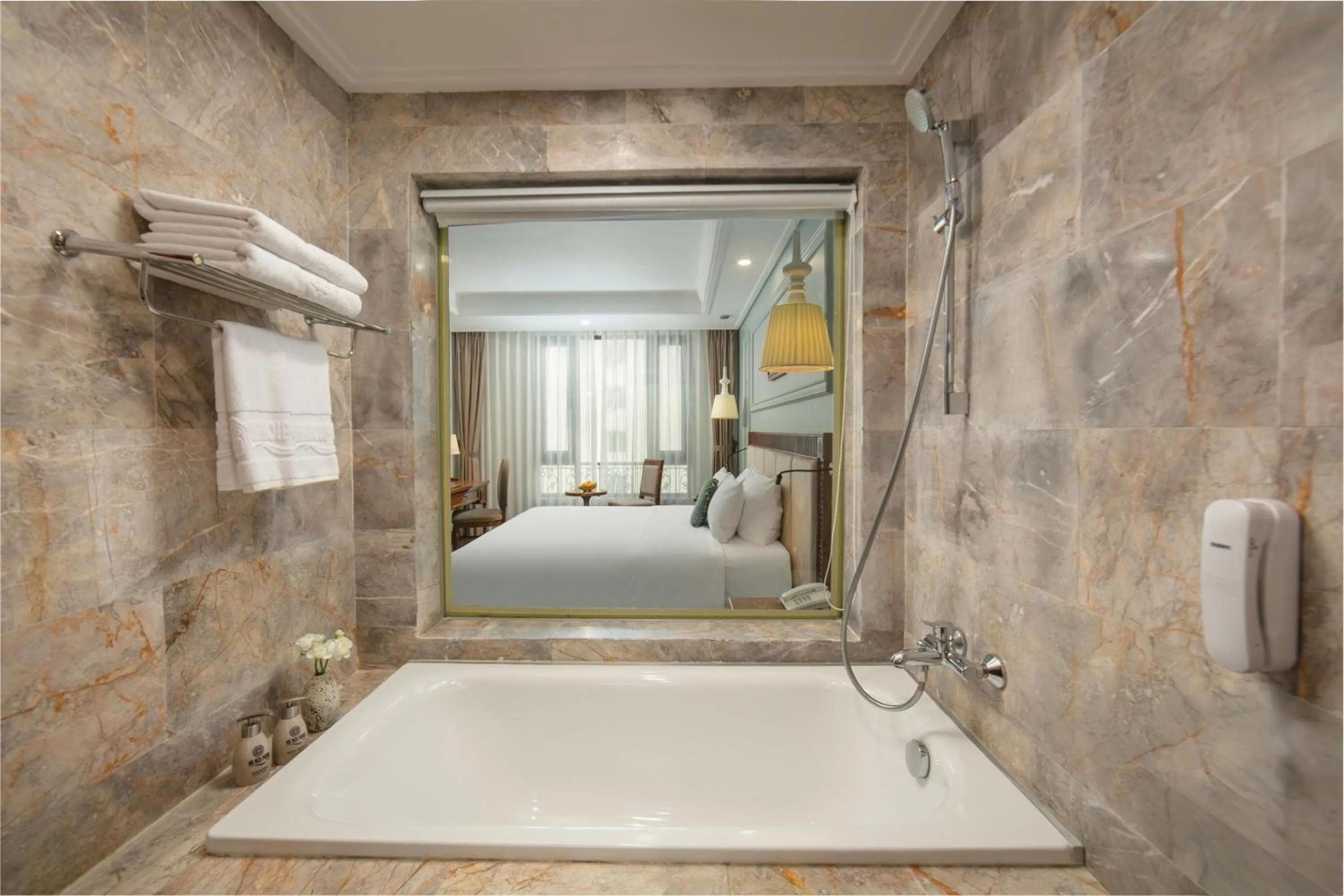 Bathroom, Bed in Hanoi Pearl Hotel