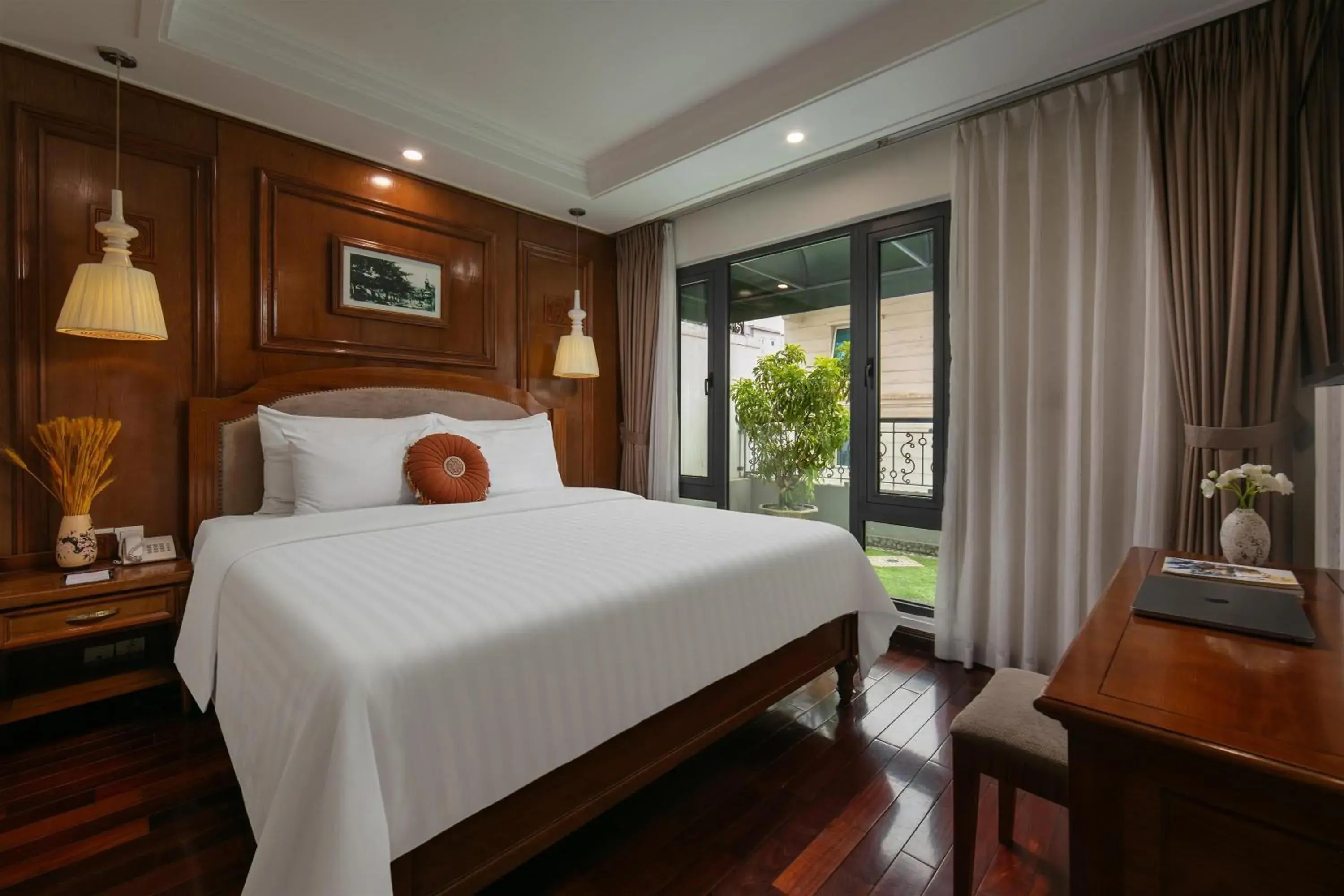 Bedroom, Bed in Hanoi Pearl Hotel Bedroom, Bed in Hanoi Pearl Hotel