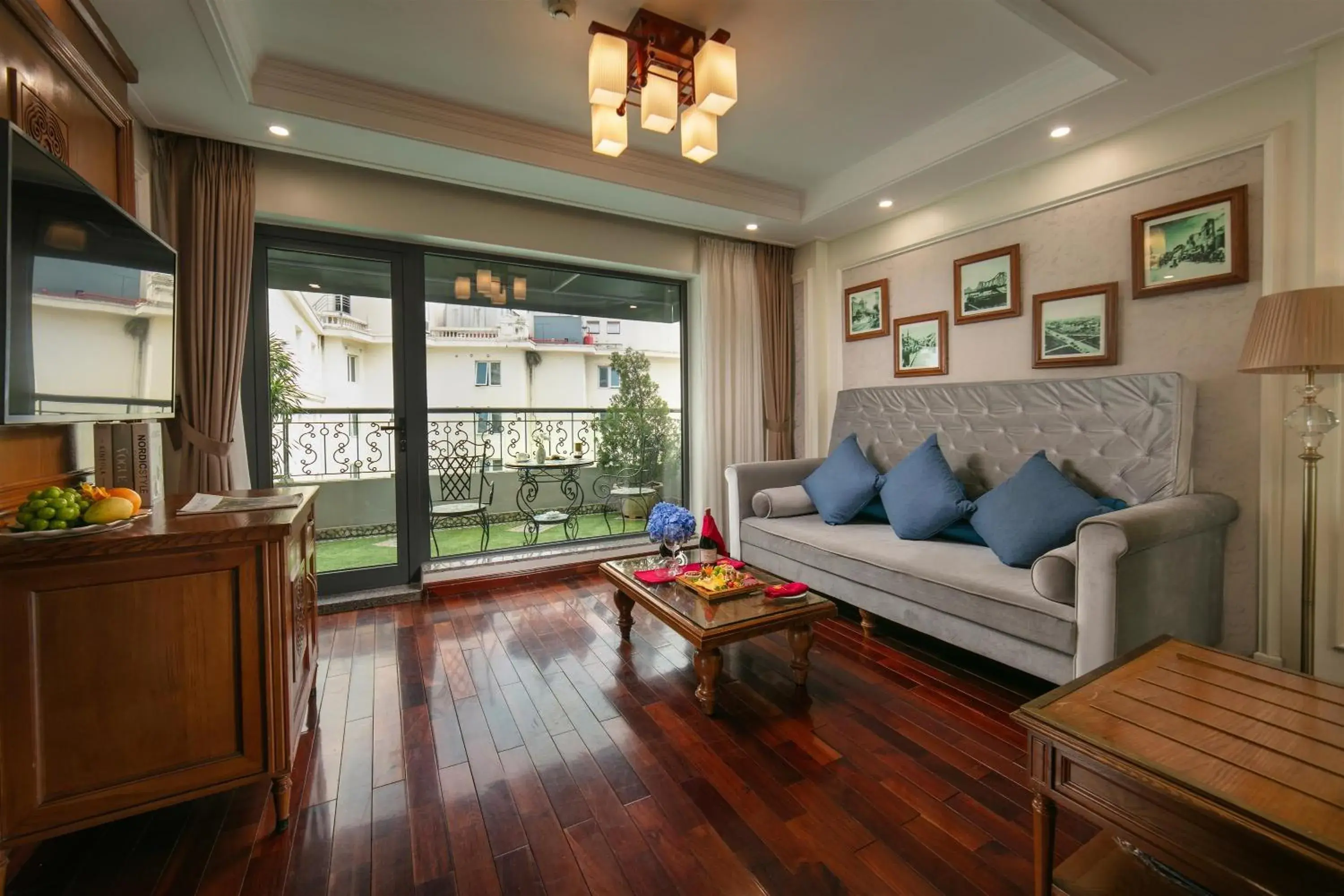 Living room in Hanoi Pearl Hotel Living room in Hanoi Pearl Hotel