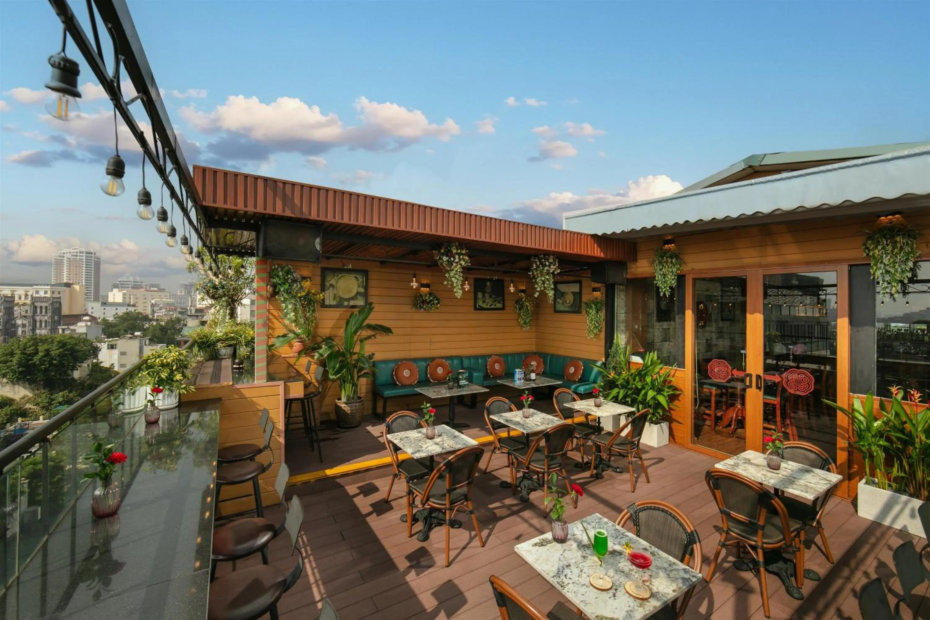 Lounge or bar in Hanoi Pearl Hotel