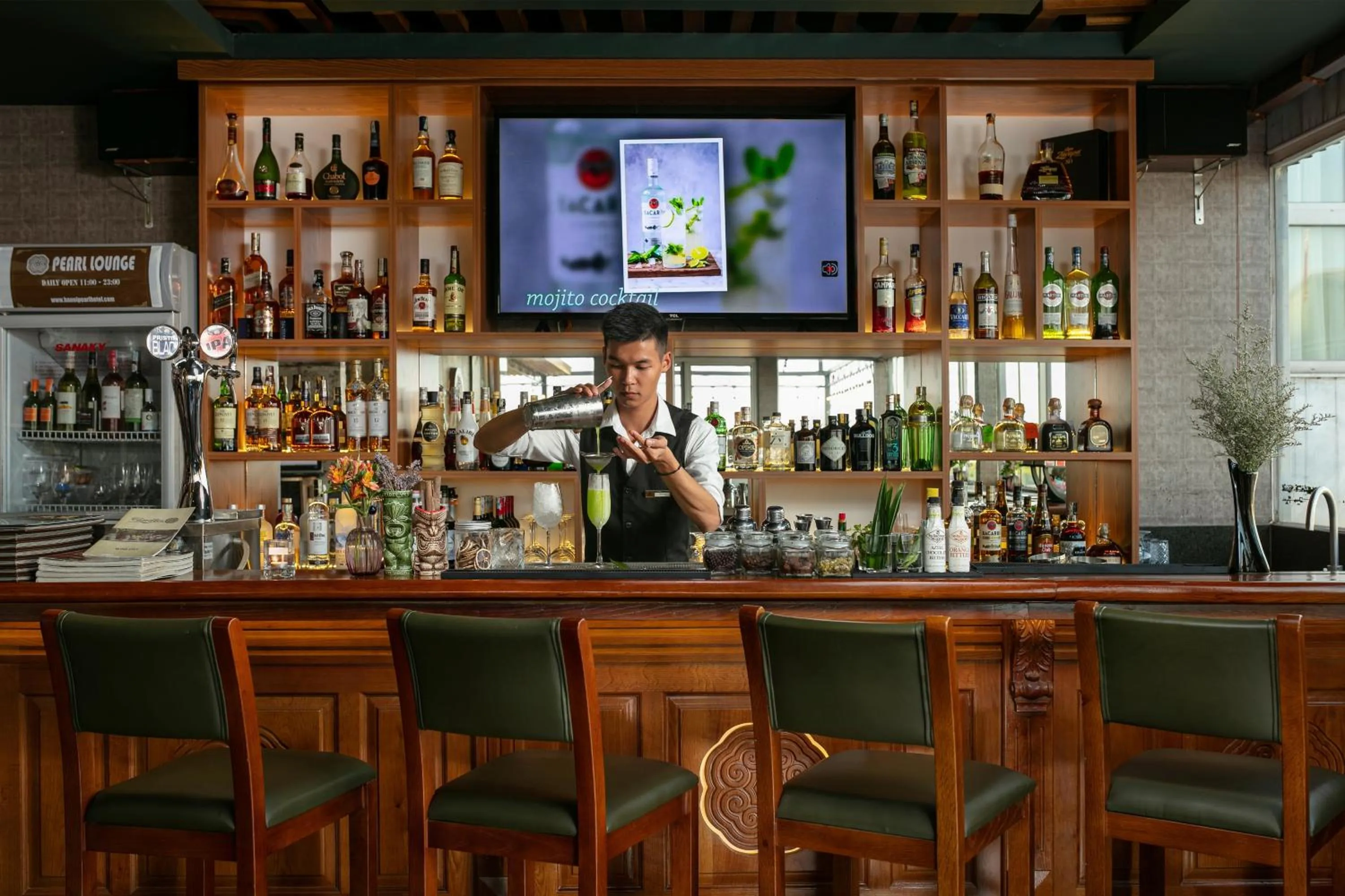 Lounge or bar in Hanoi Pearl Hotel