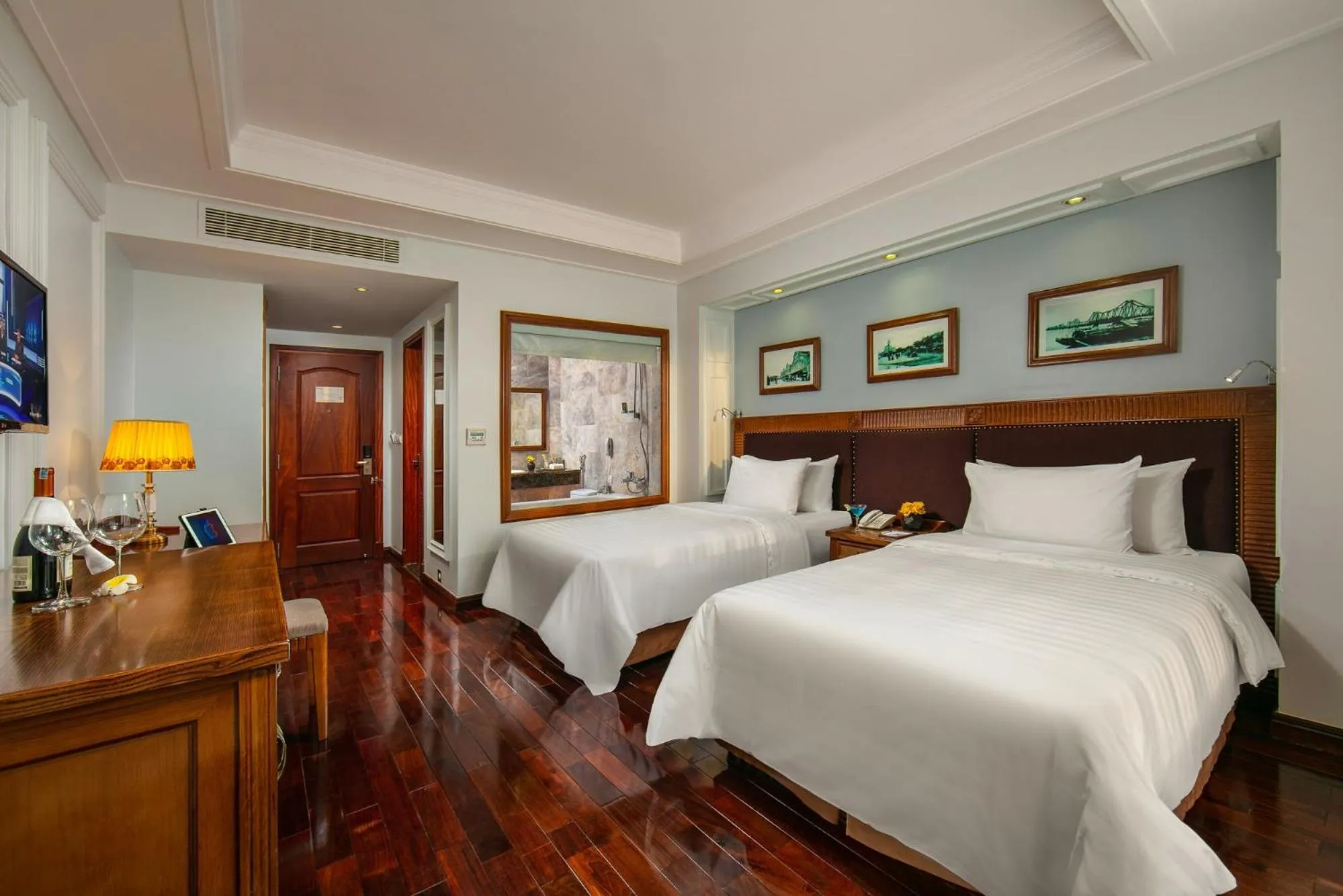 Photo of the whole room, Bed in Hanoi Pearl Hotel