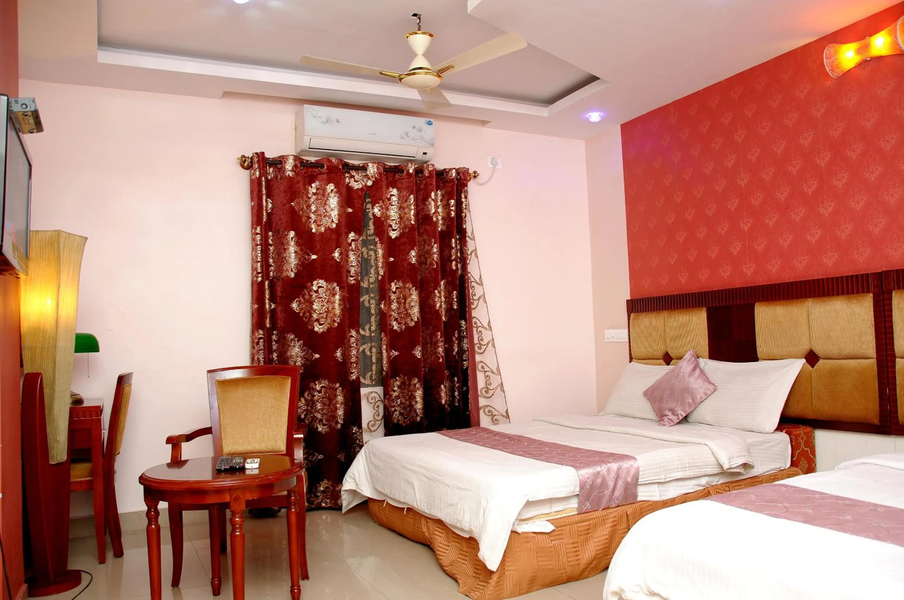 Photo of the whole room in Hotel Kings Kastle