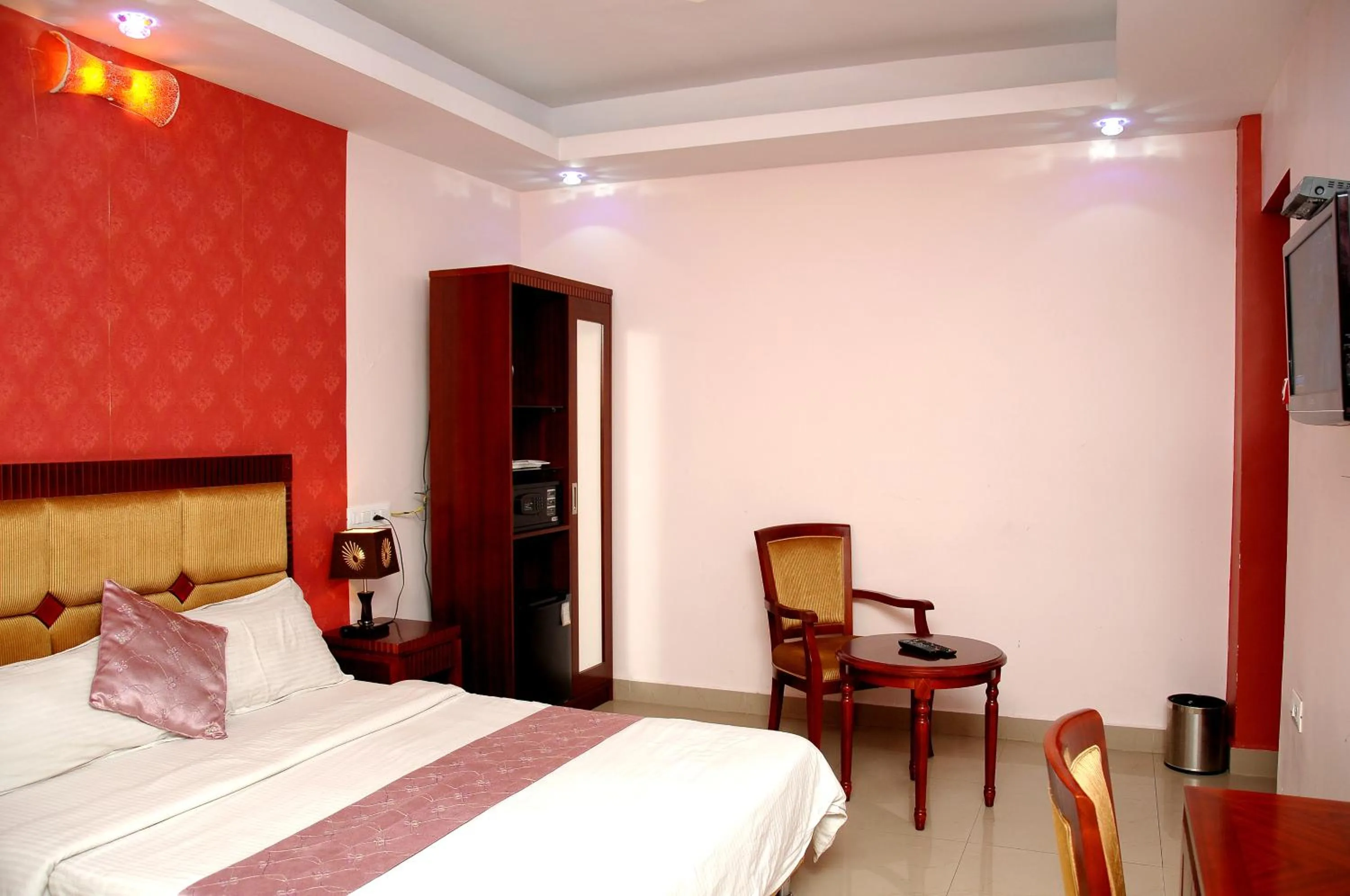 Photo of the whole room in Hotel Kings Kastle