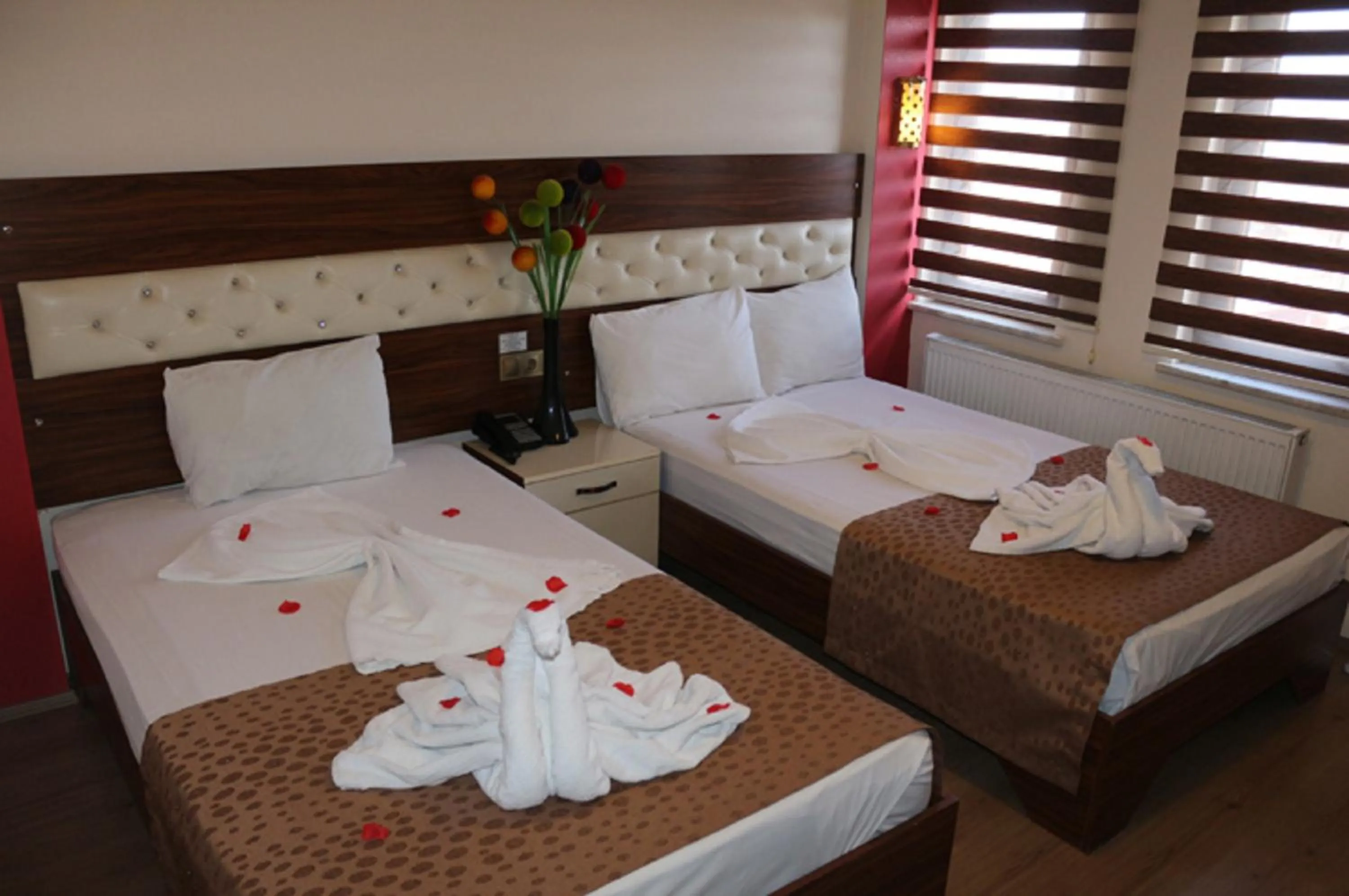 Photo of the whole room, Bed in Mesnevi Hotel