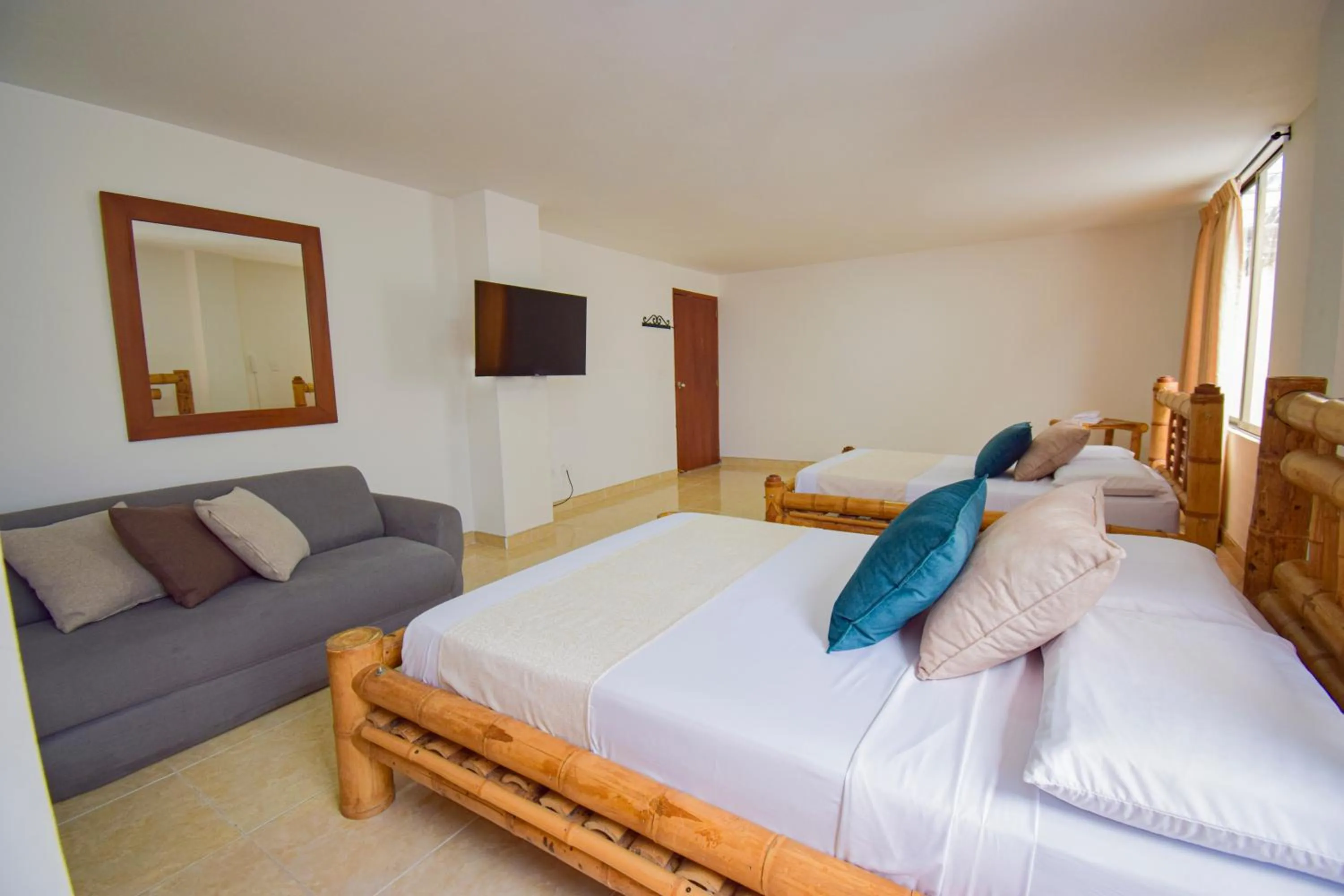 Bed in Hotel Toledo Plaza