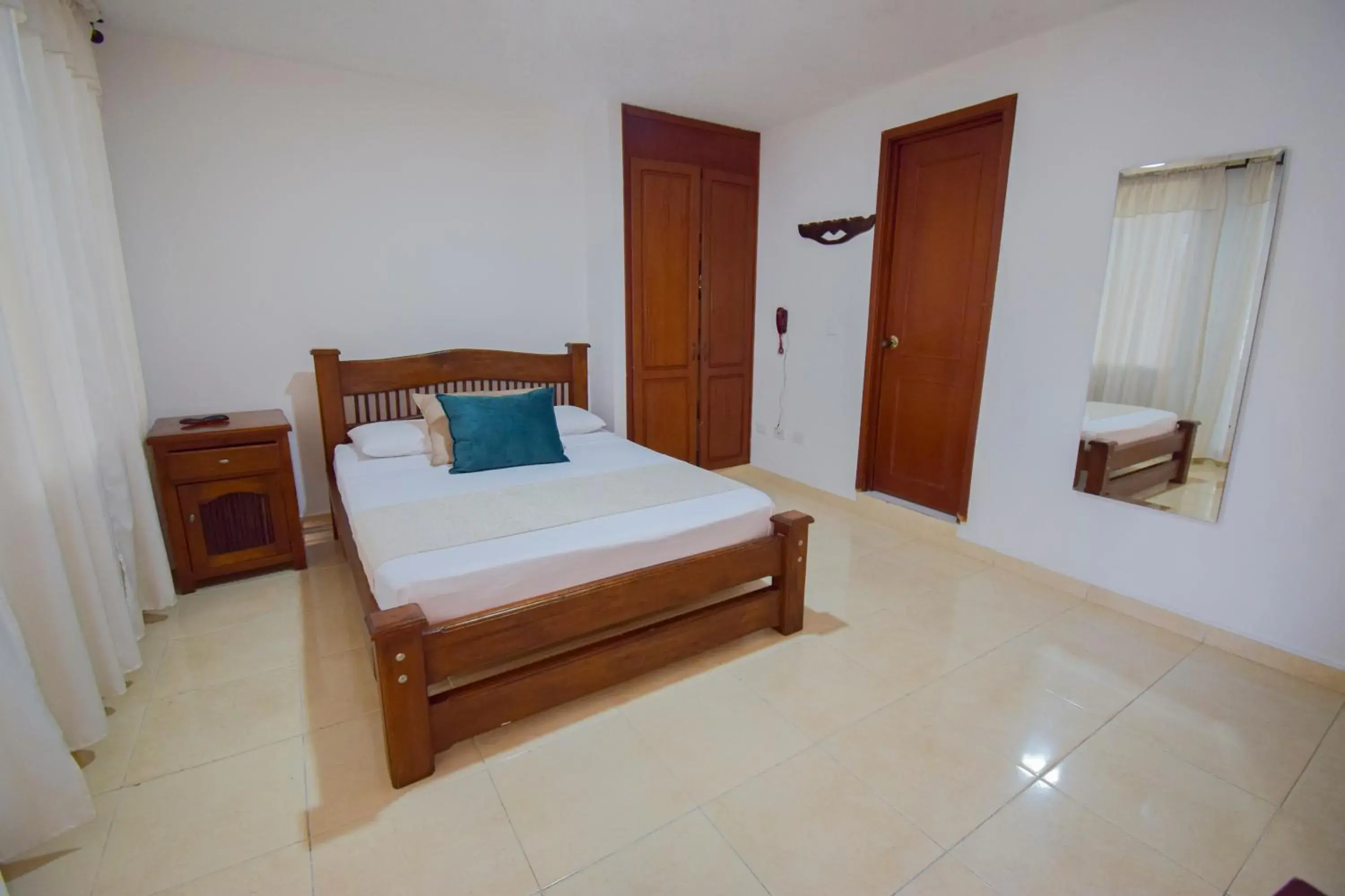 Double Room in Hotel Toledo Plaza Double Room in Hotel Toledo Plaza