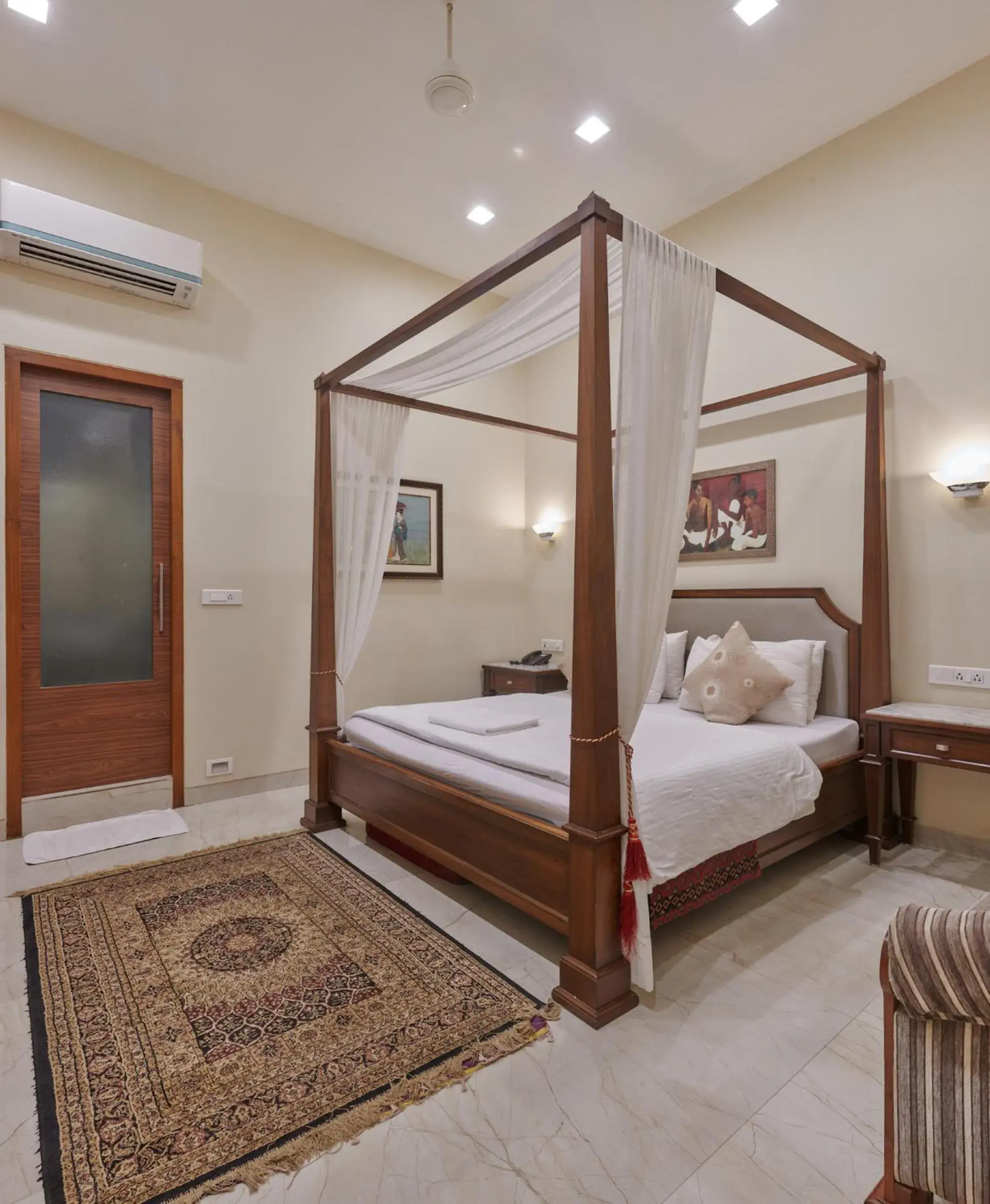 Bedroom, Bed in Elphinstone Hotel Bedroom, Bed in Elphinstone Hotel