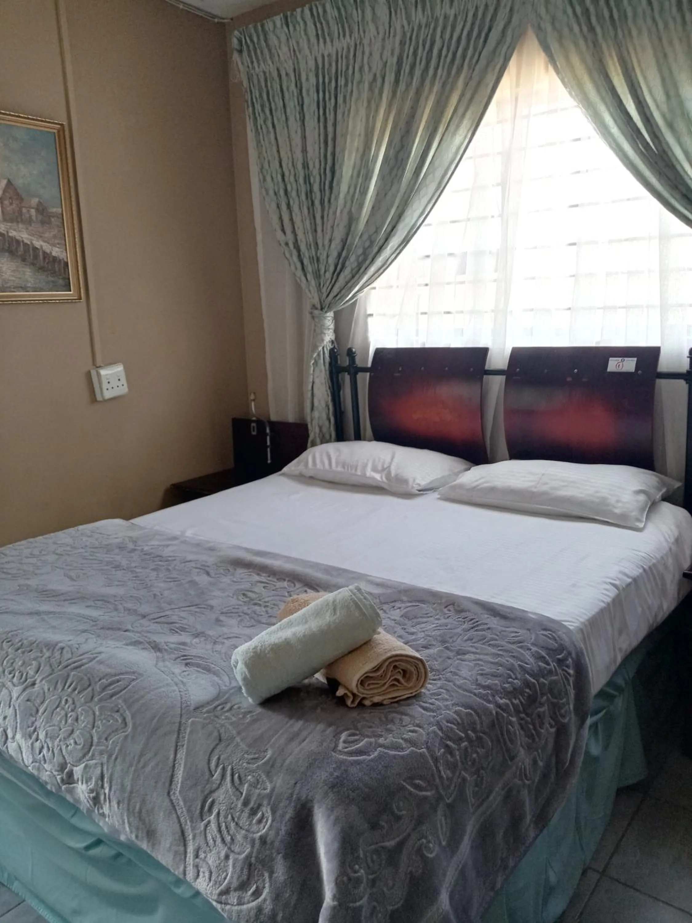 Jubie's Guest Lodge