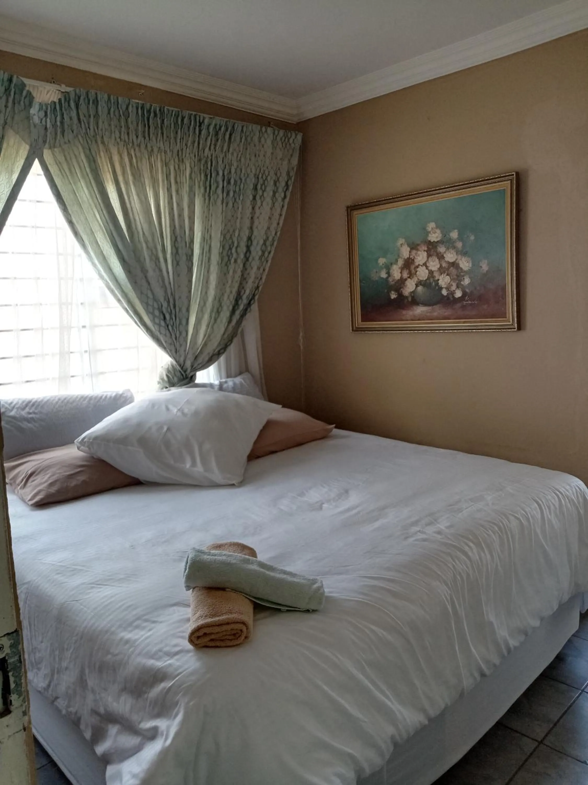 Jubie's Guest Lodge