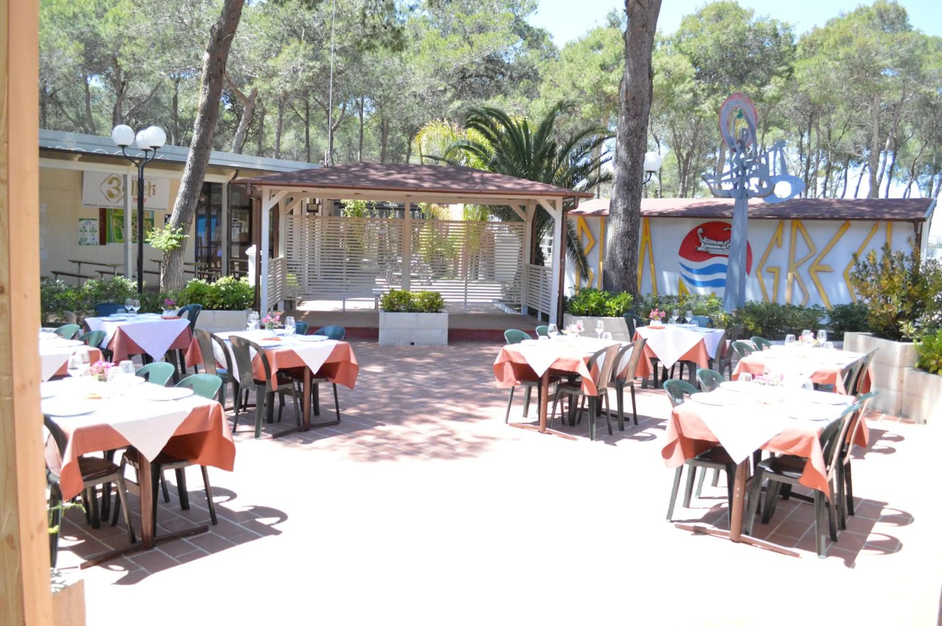 Restaurant/places to eat in Riva dei Greci Camping Village