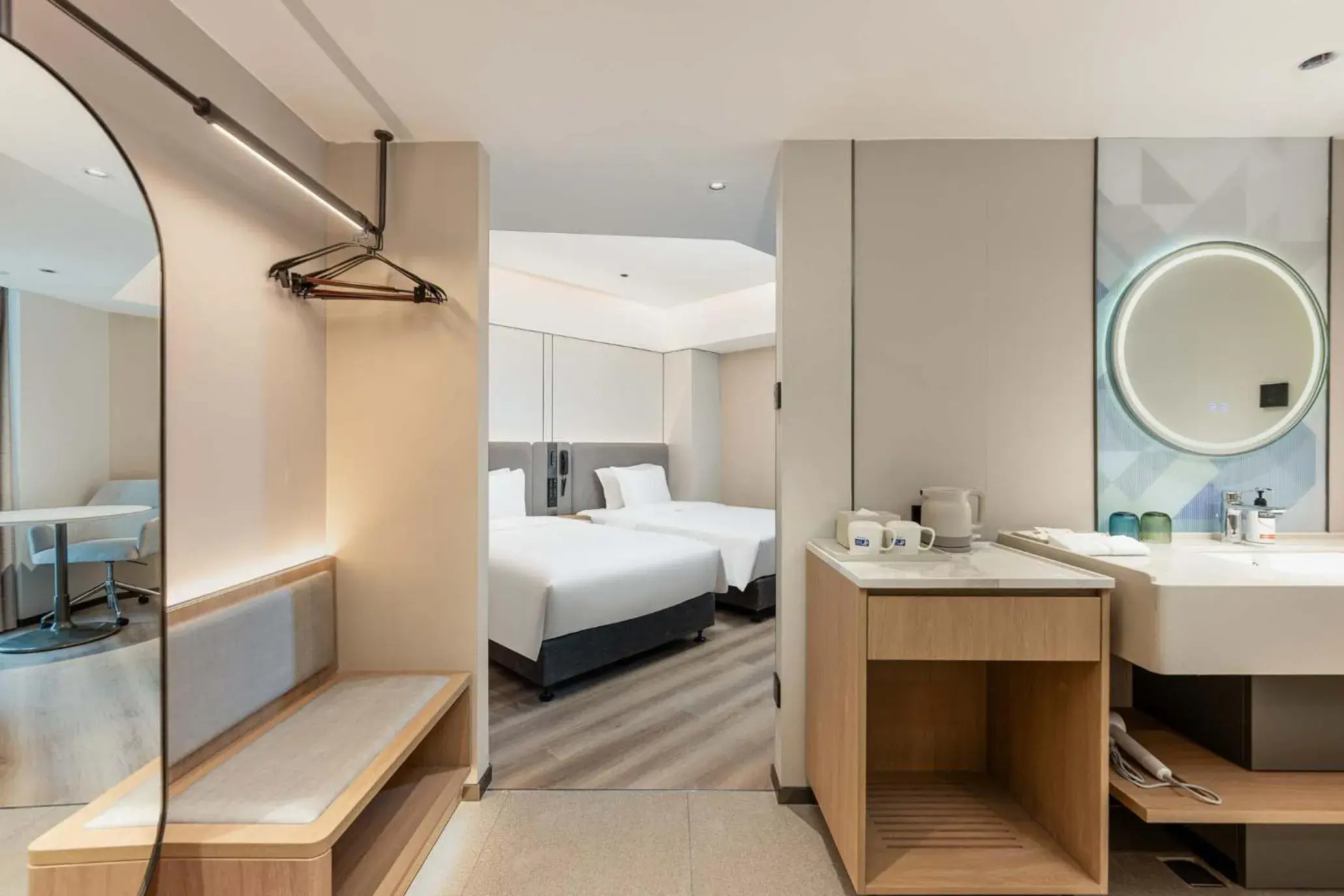 Superior Twin Room in Holiday Inn Express Guiyang Downtown by IHG Superior Twin Room in Holiday Inn Express Guiyang Downtown by IHG