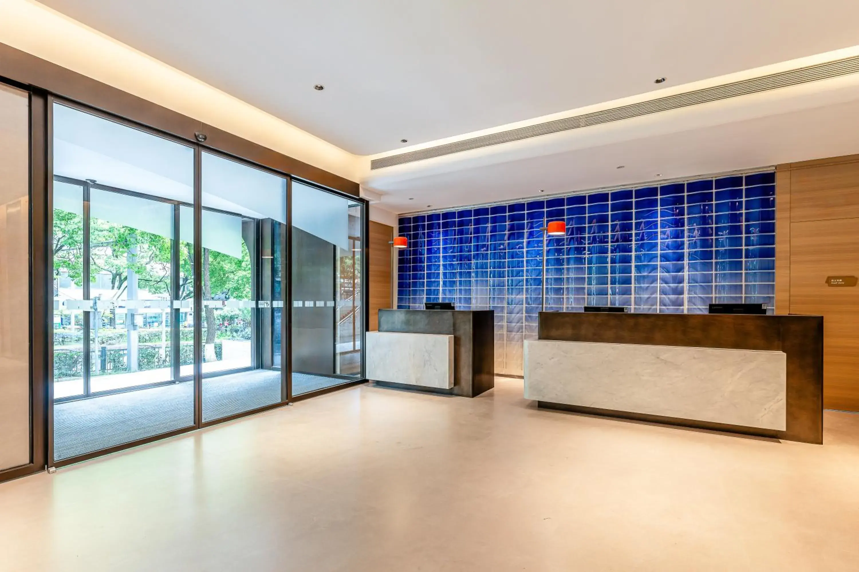 Lobby or reception in Holiday Inn Express Guiyang Downtown by IHG Lobby or reception in Holiday Inn Express Guiyang Downtown by IHG