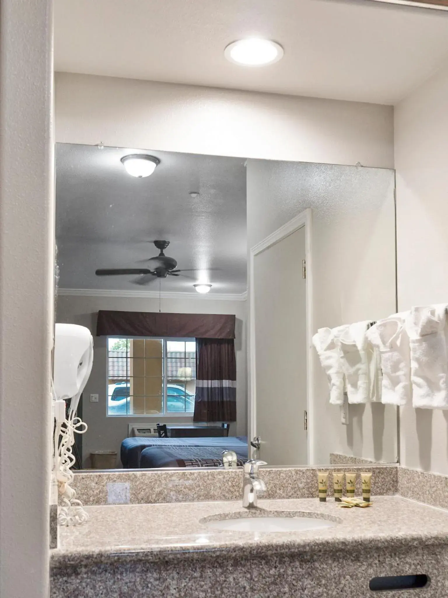 Bathroom in Rodeo Lodge Bathroom in Rodeo Lodge