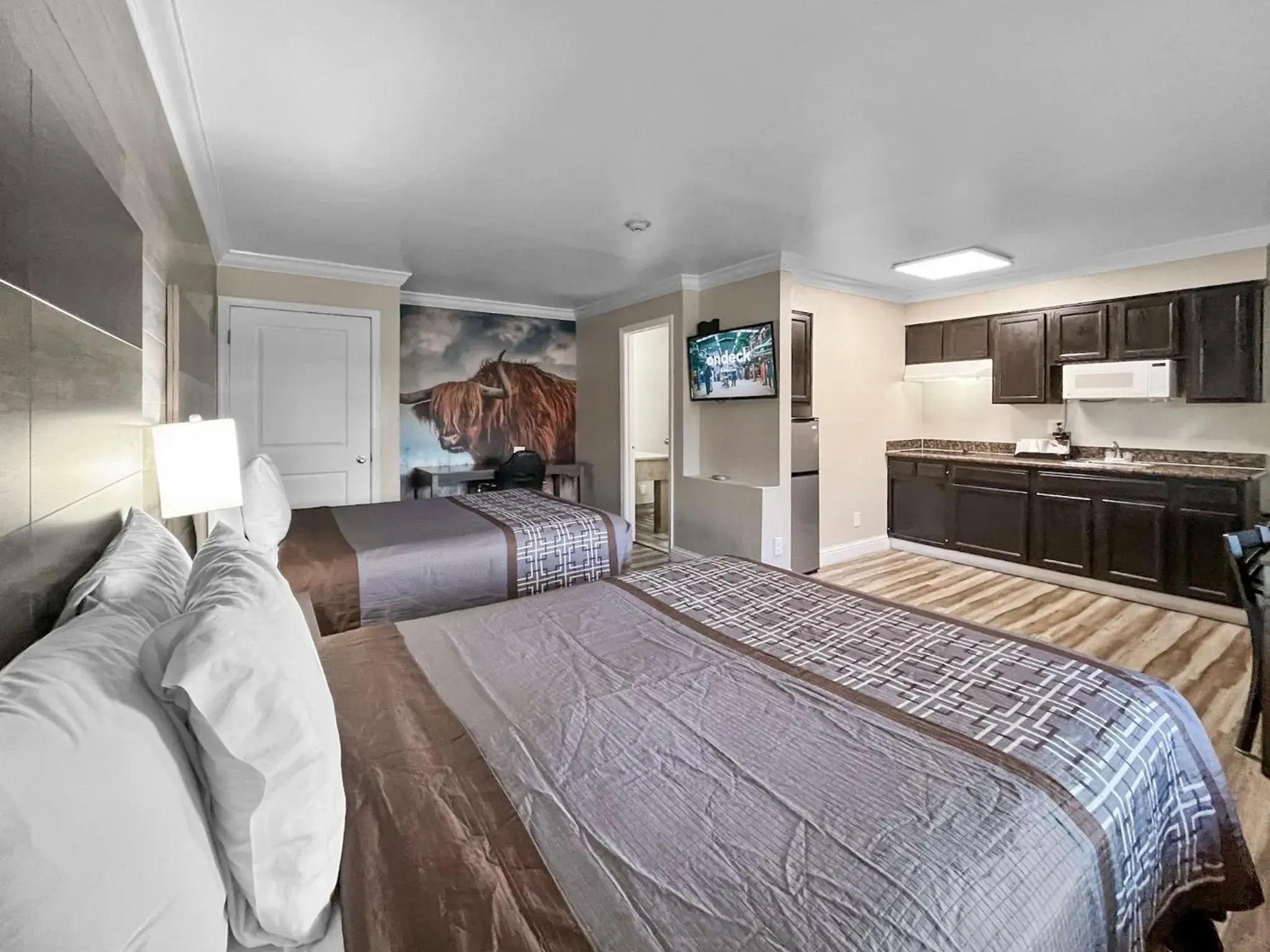 Photo of the whole room, Bed in Rodeo Lodge Photo of the whole room, Bed in Rodeo Lodge