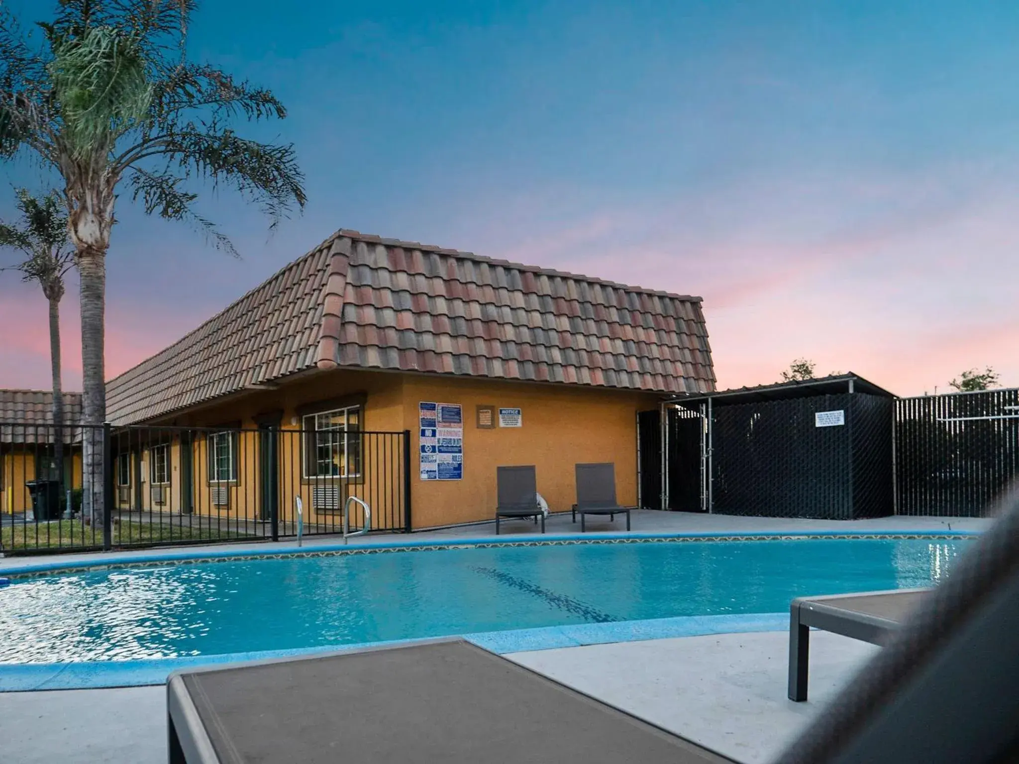 Swimming pool in Rodeo Lodge Swimming pool in Rodeo Lodge