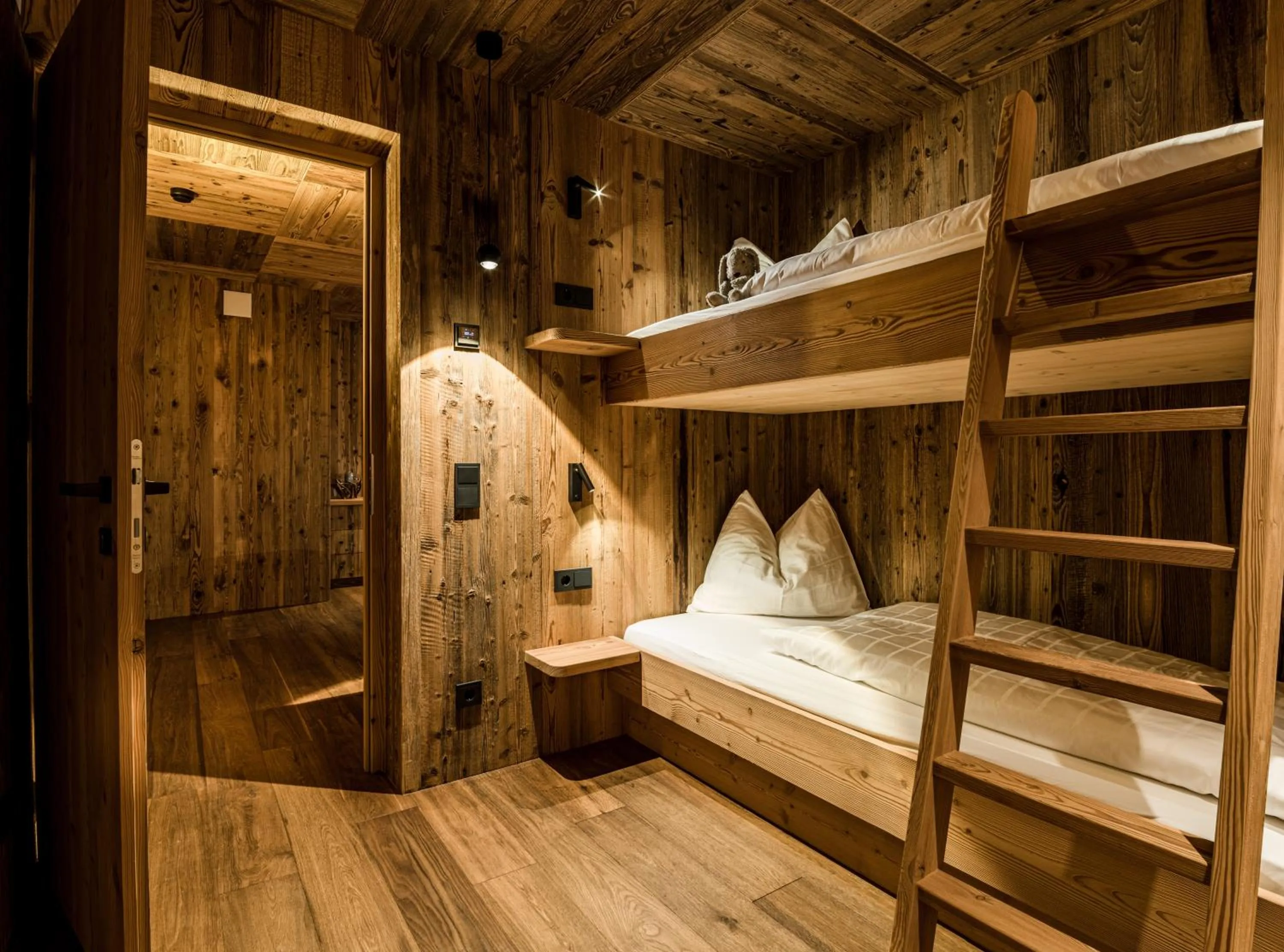 bunk bed, Bed in Mi Coa