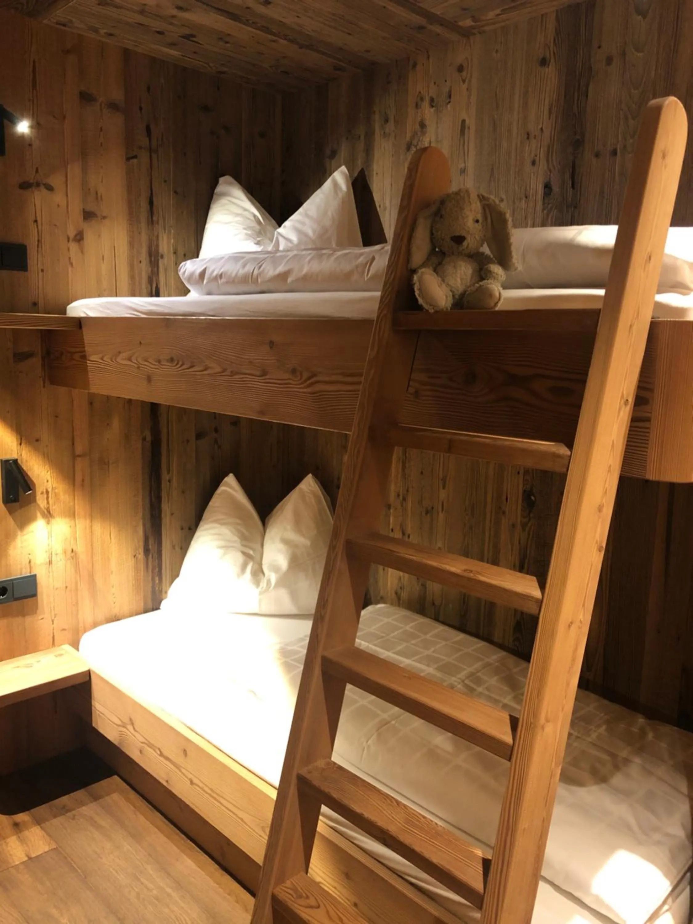 bunk bed, Bed in Mi Coa