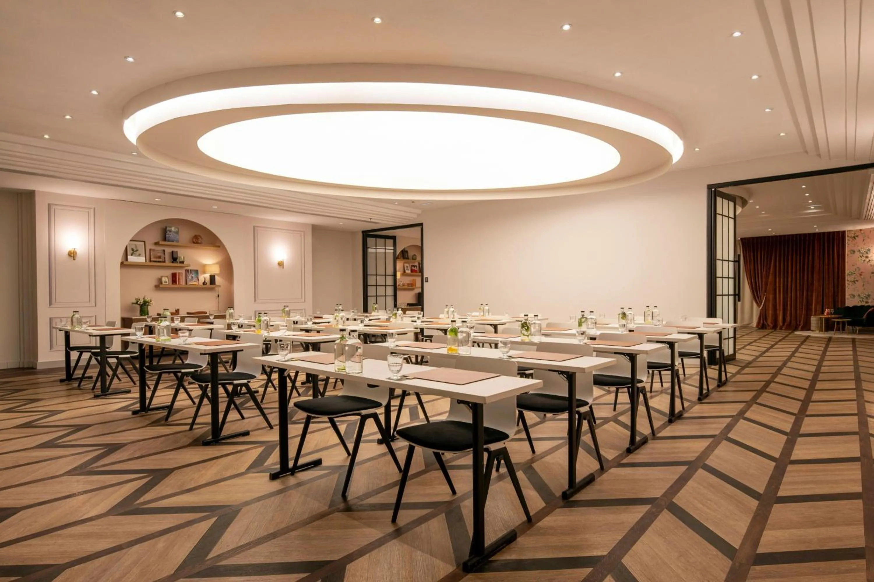 Meeting/conference room in Renaissance Paris Nobel Tour Eiffel Hotel