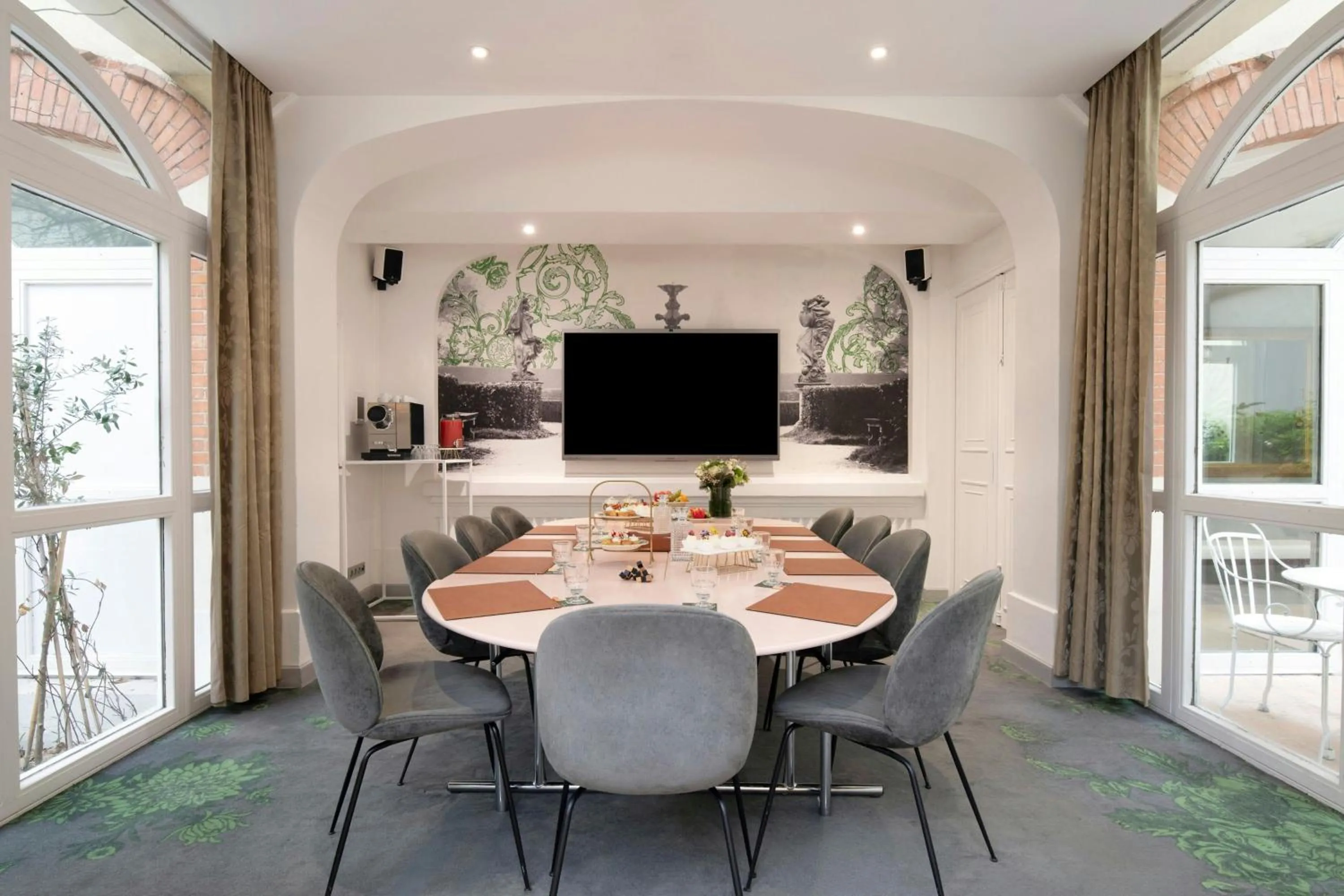 Meeting/conference room in Renaissance Paris Nobel Tour Eiffel Hotel