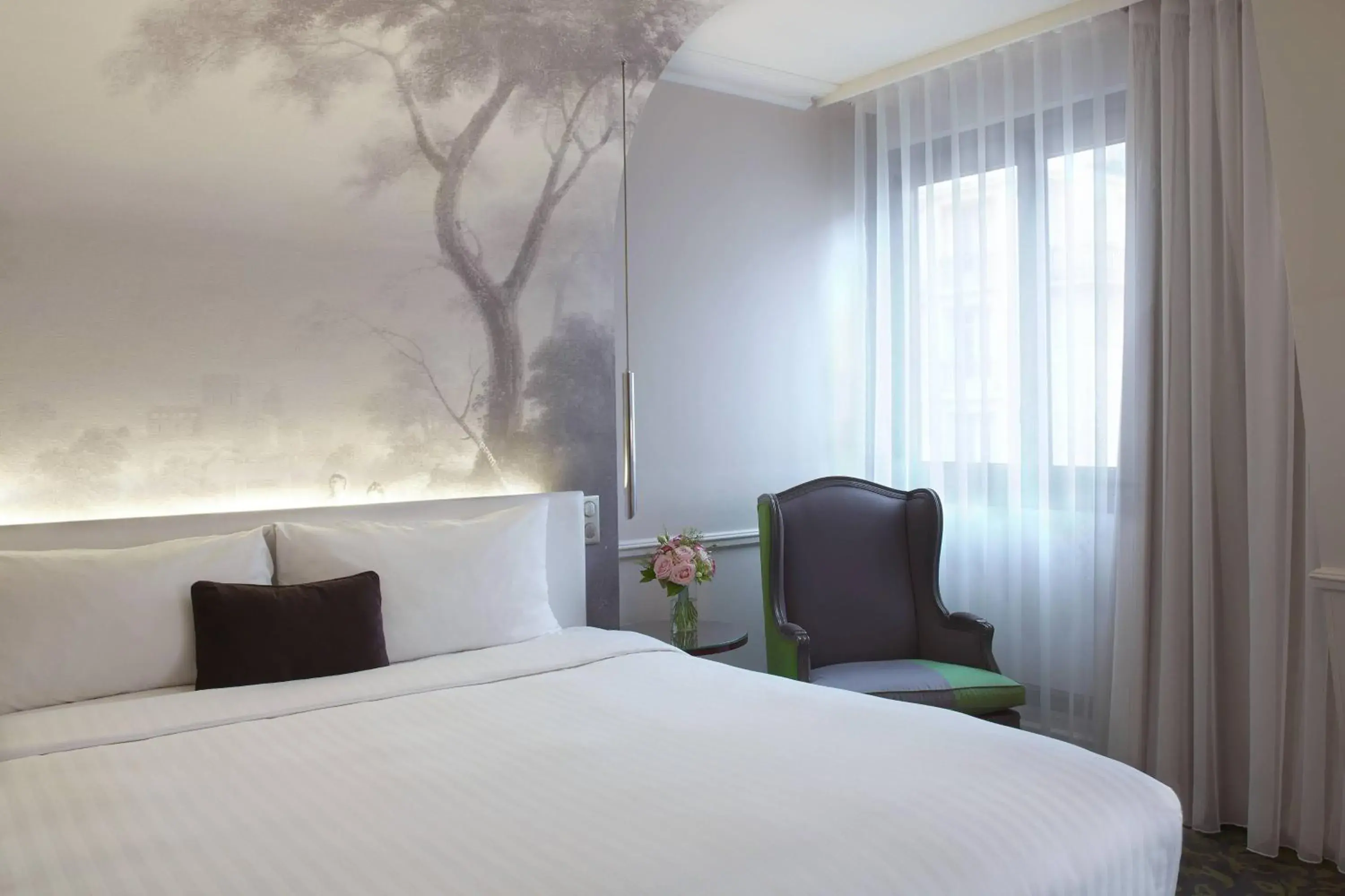 Prestige King Room in Renaissance Paris Nobel Tour Eiffel Hotel Prestige King Room in Renaissance Paris Nobel Tour Eiffel Hotel