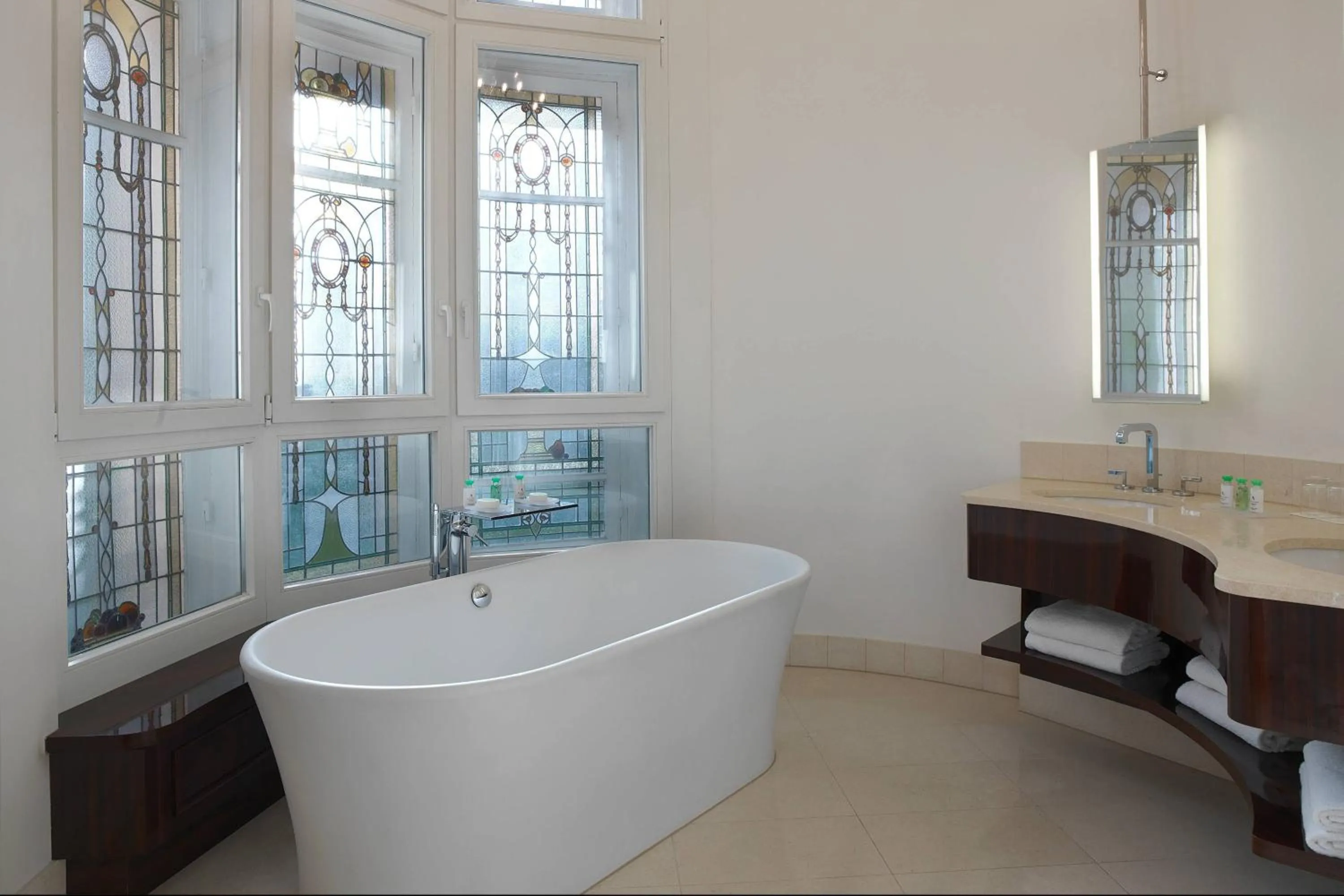 Bathroom in Renaissance Paris Nobel Tour Eiffel Hotel