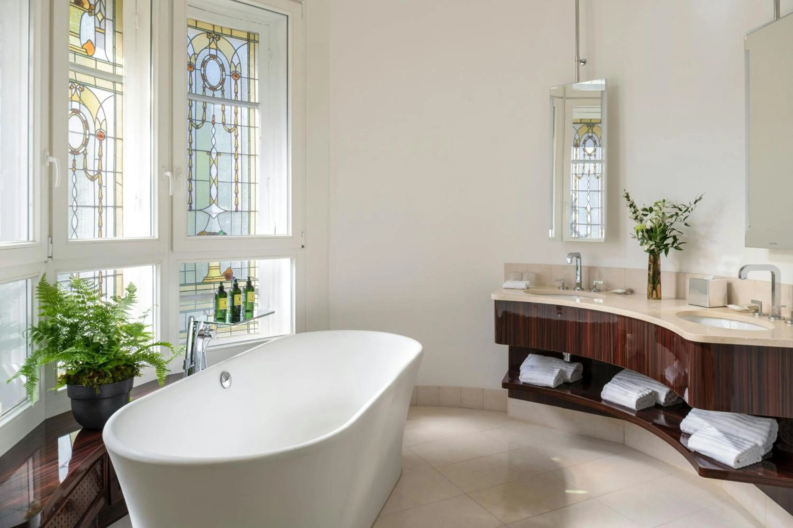 Bathroom in Renaissance Paris Nobel Tour Eiffel Hotel