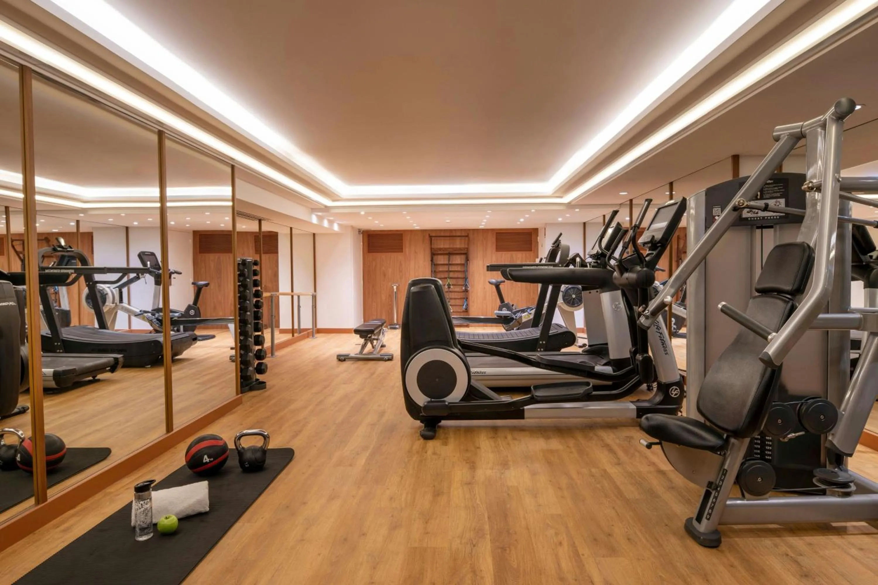 Fitness centre/facilities in Renaissance Paris Nobel Tour Eiffel Hotel