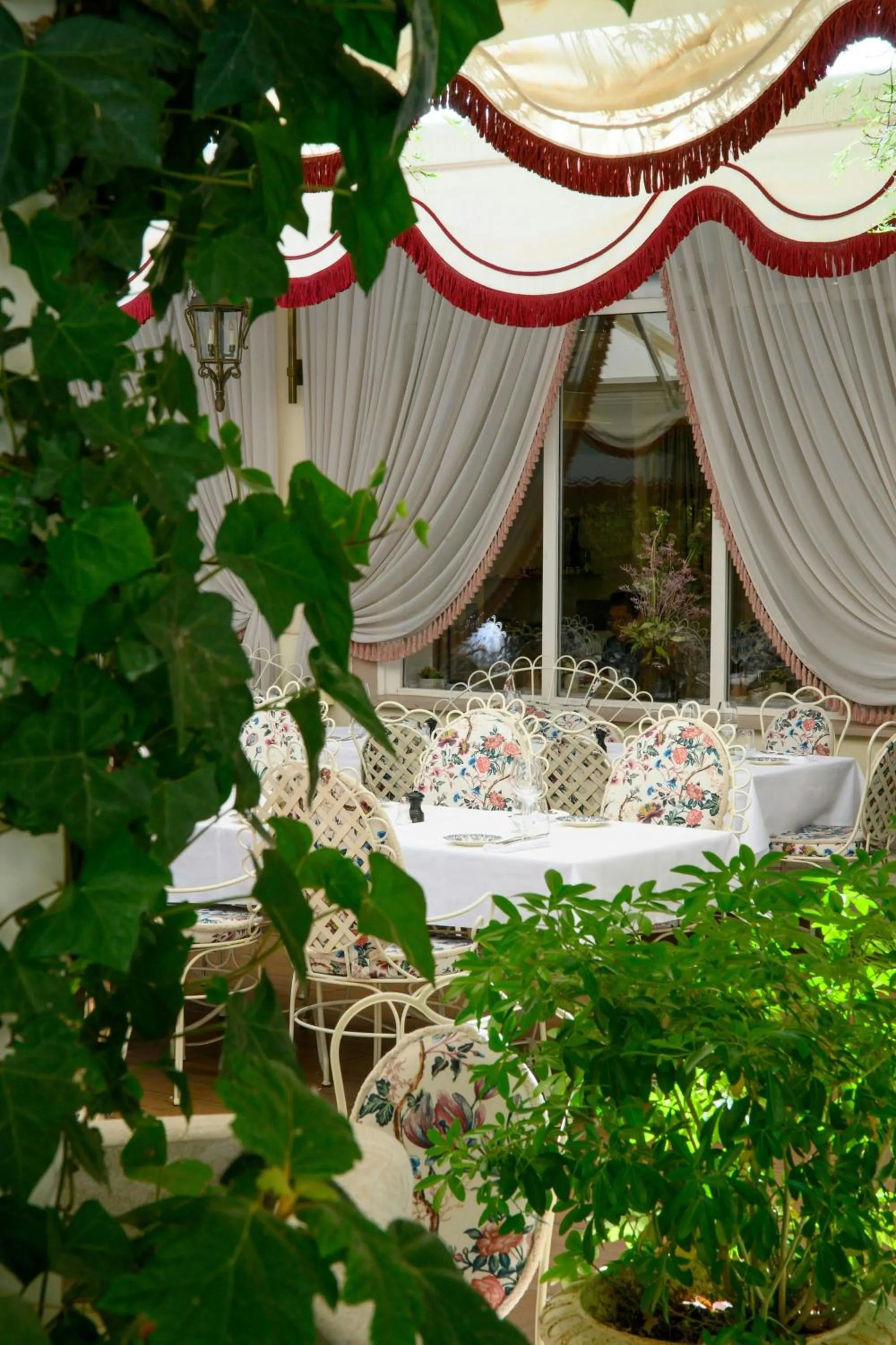 Meeting/conference room in Renaissance Paris Nobel Tour Eiffel Hotel