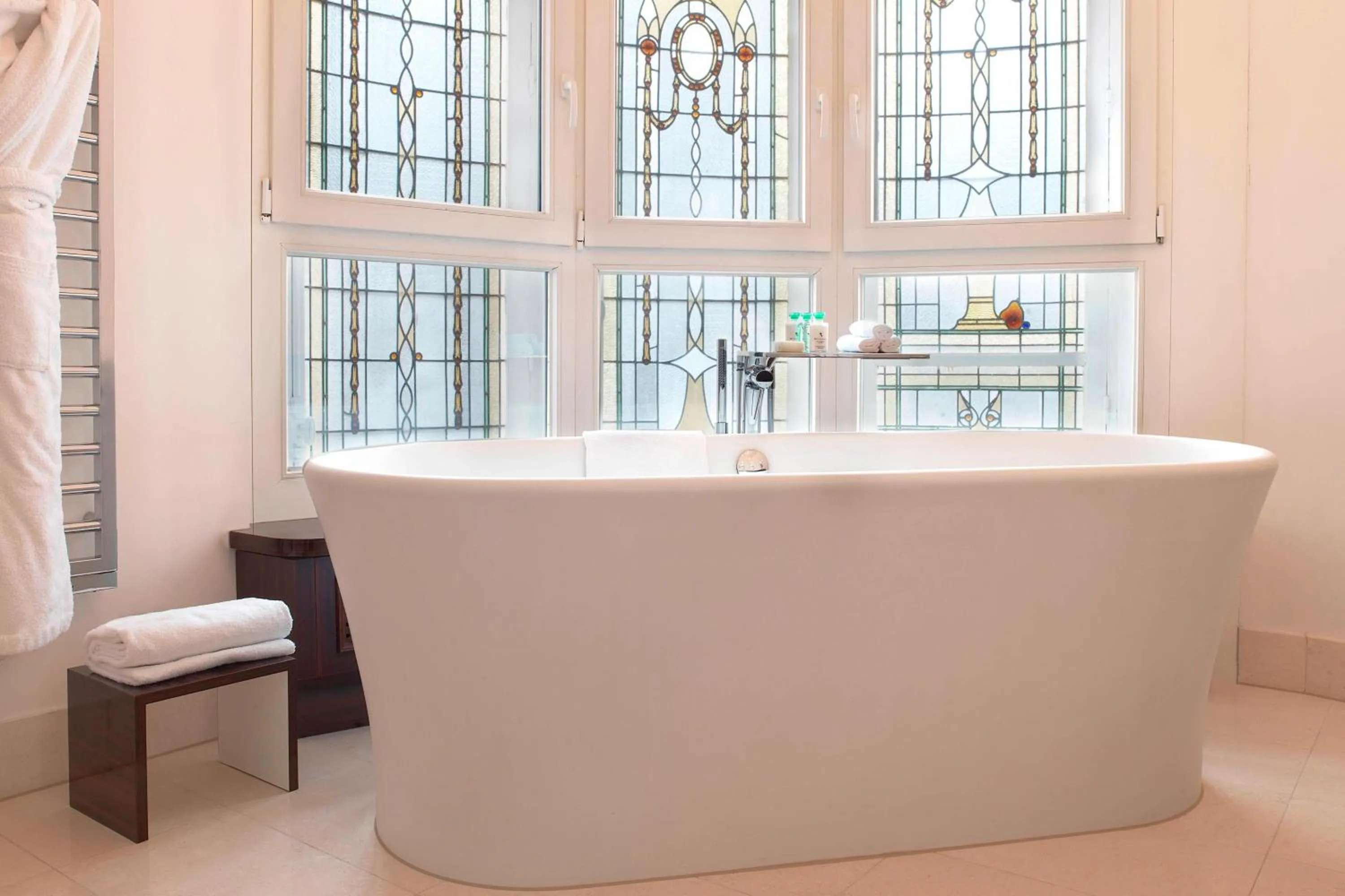 Bathroom in Renaissance Paris Nobel Tour Eiffel Hotel