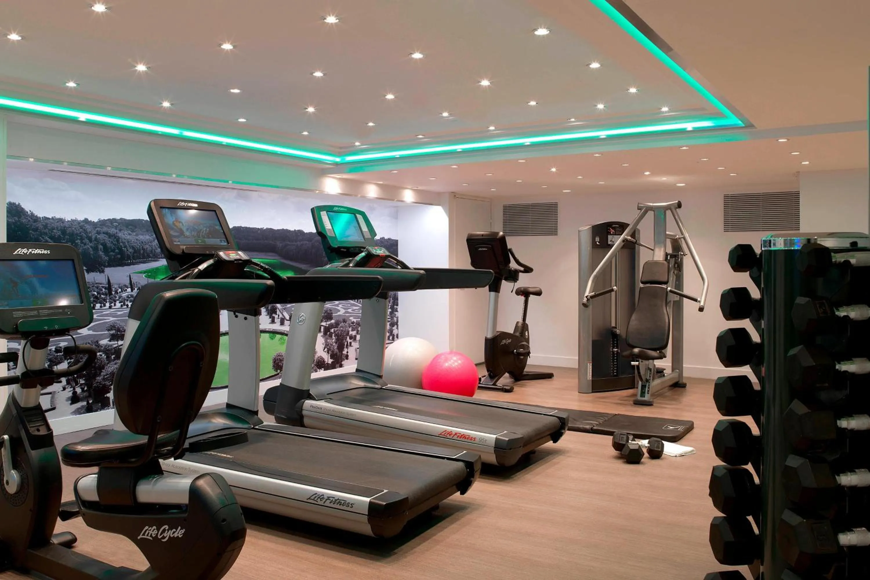 Fitness centre/facilities in Renaissance Paris Nobel Tour Eiffel Hotel