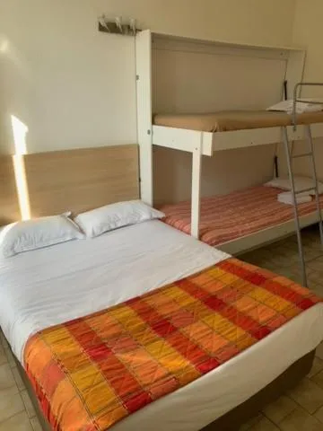 Bed in Hôtel Colombo- Porto Corse