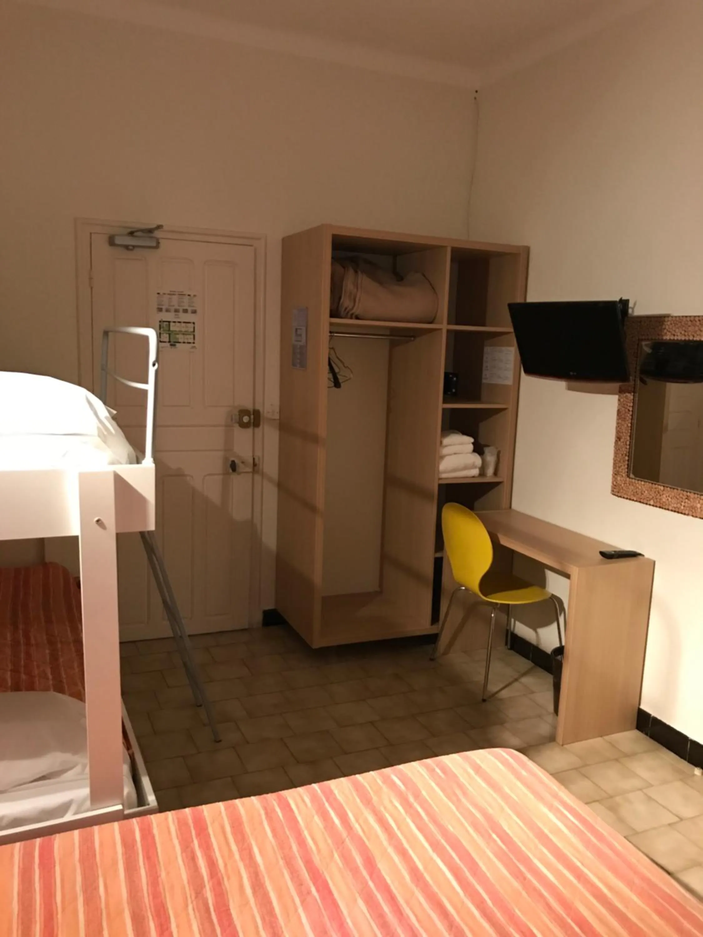 Bed in Hôtel Colombo- Porto Corse