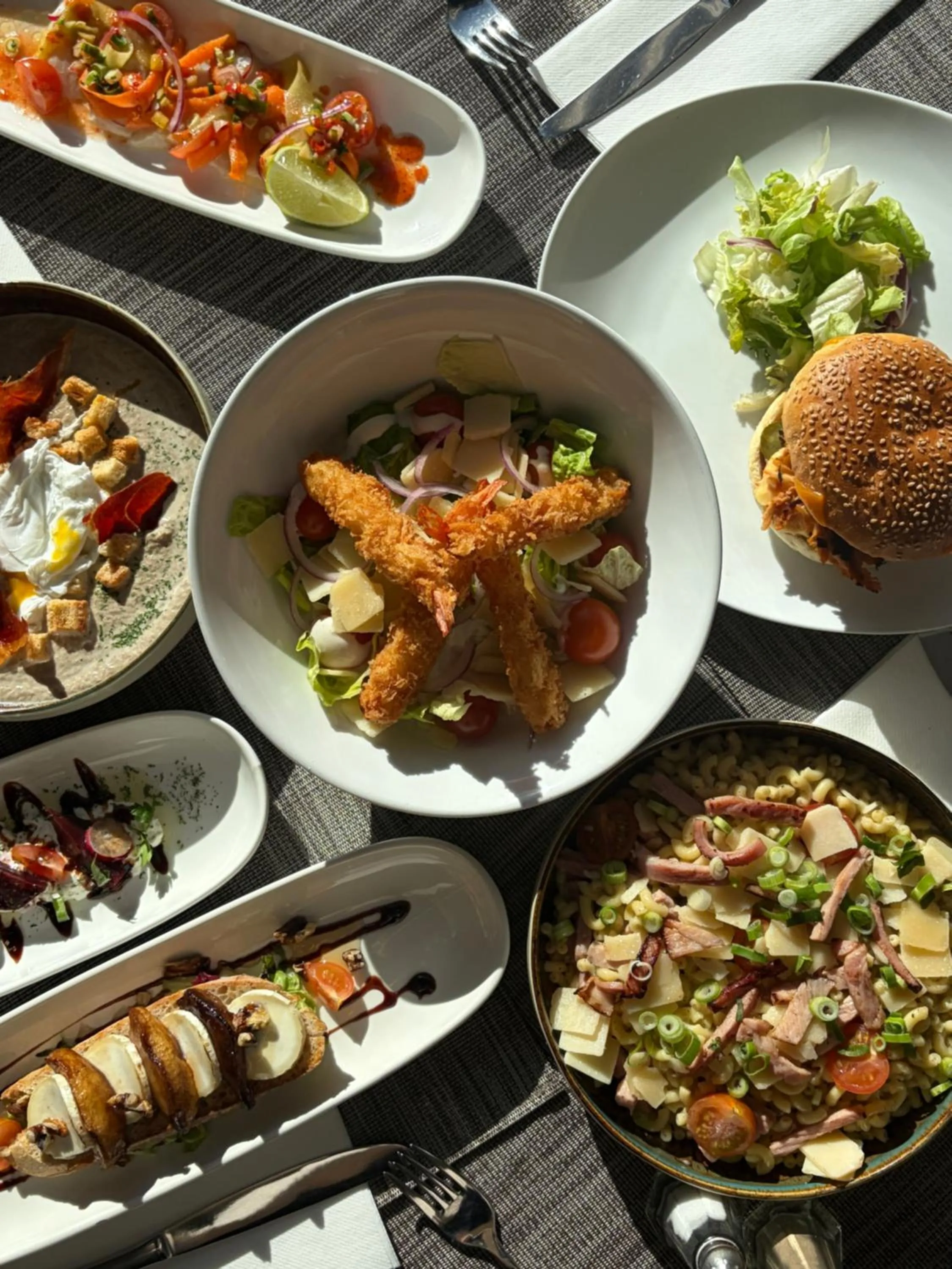 Lounge or bar in Courtyard by Marriott Paris La Defense West - Colombes