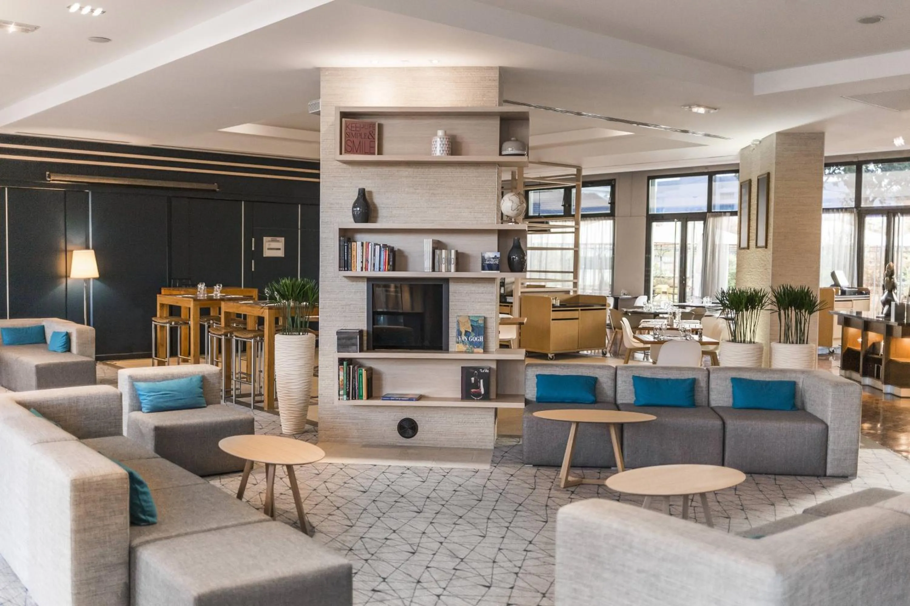 Lobby or reception in Courtyard by Marriott Paris La Defense West - Colombes