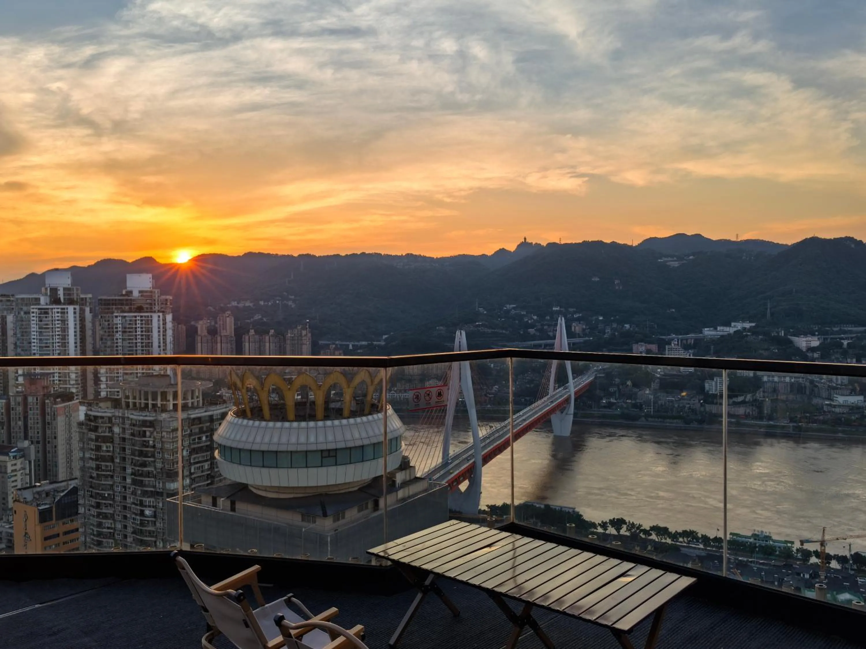 Yunqi River View Terrace Hotel